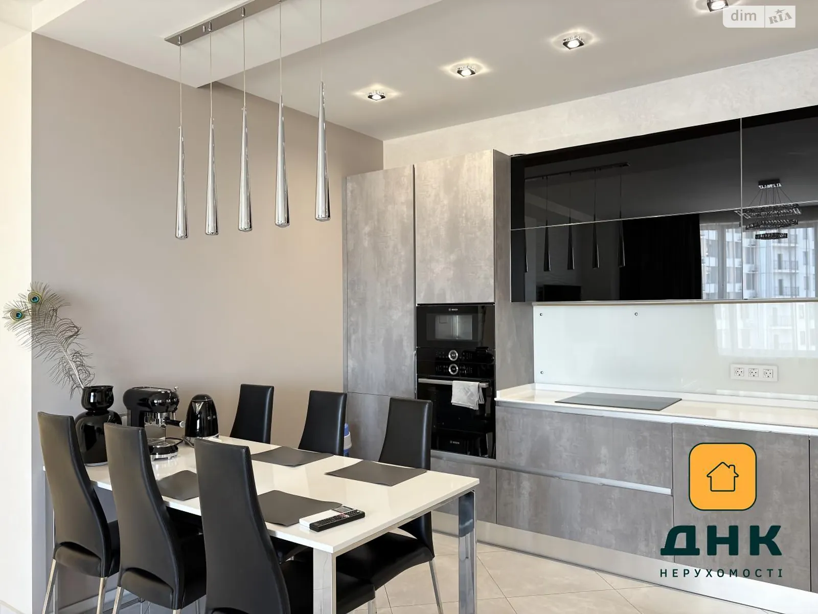 Продается 2-комнатная квартира 111 кв. м в Одессе, ул. Литературная, 1А - фото 1