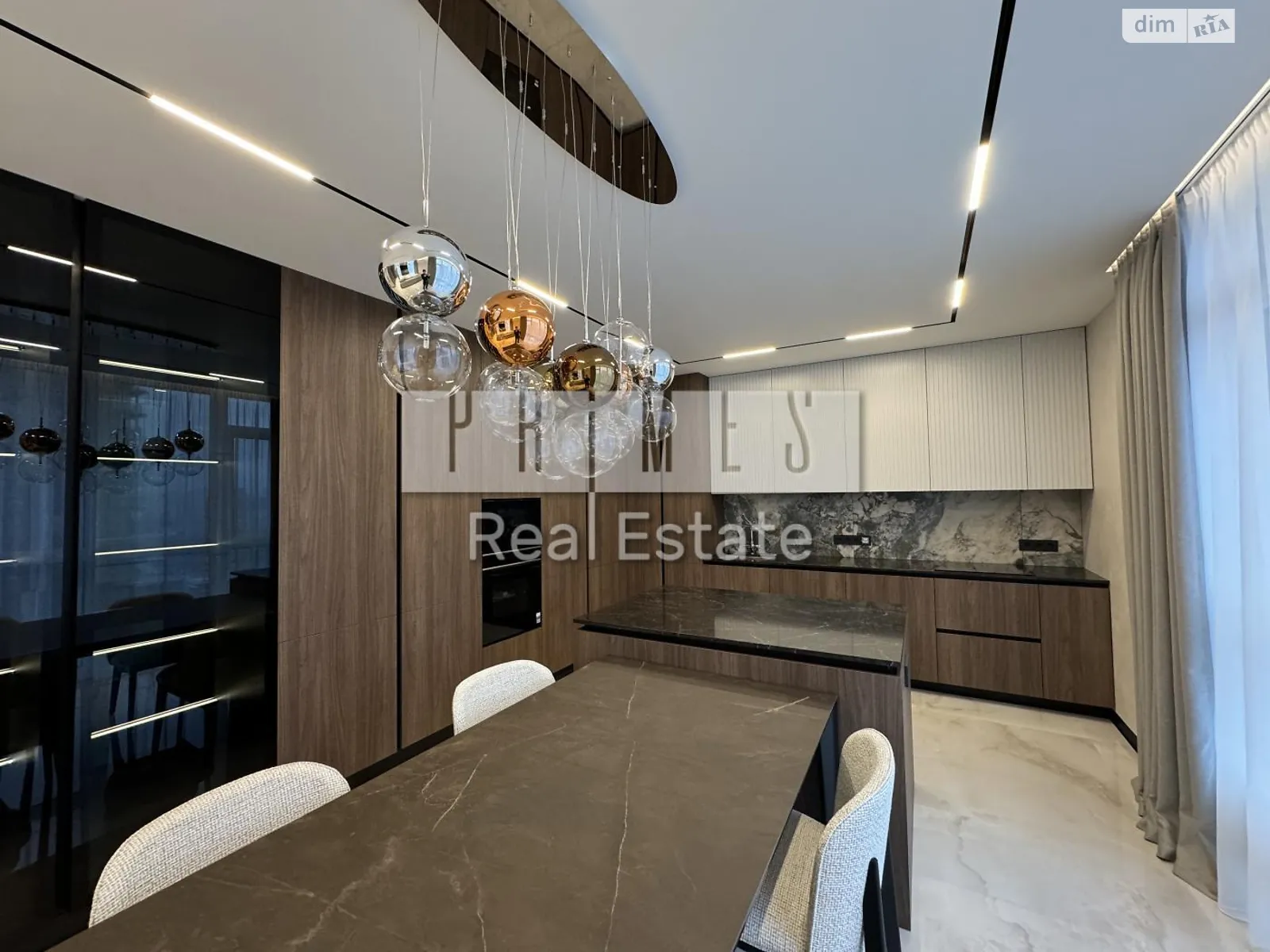 Продается 3-комнатная квартира 125 кв. м в Киеве, ул. Маккейна Джона, 3А - фото 1