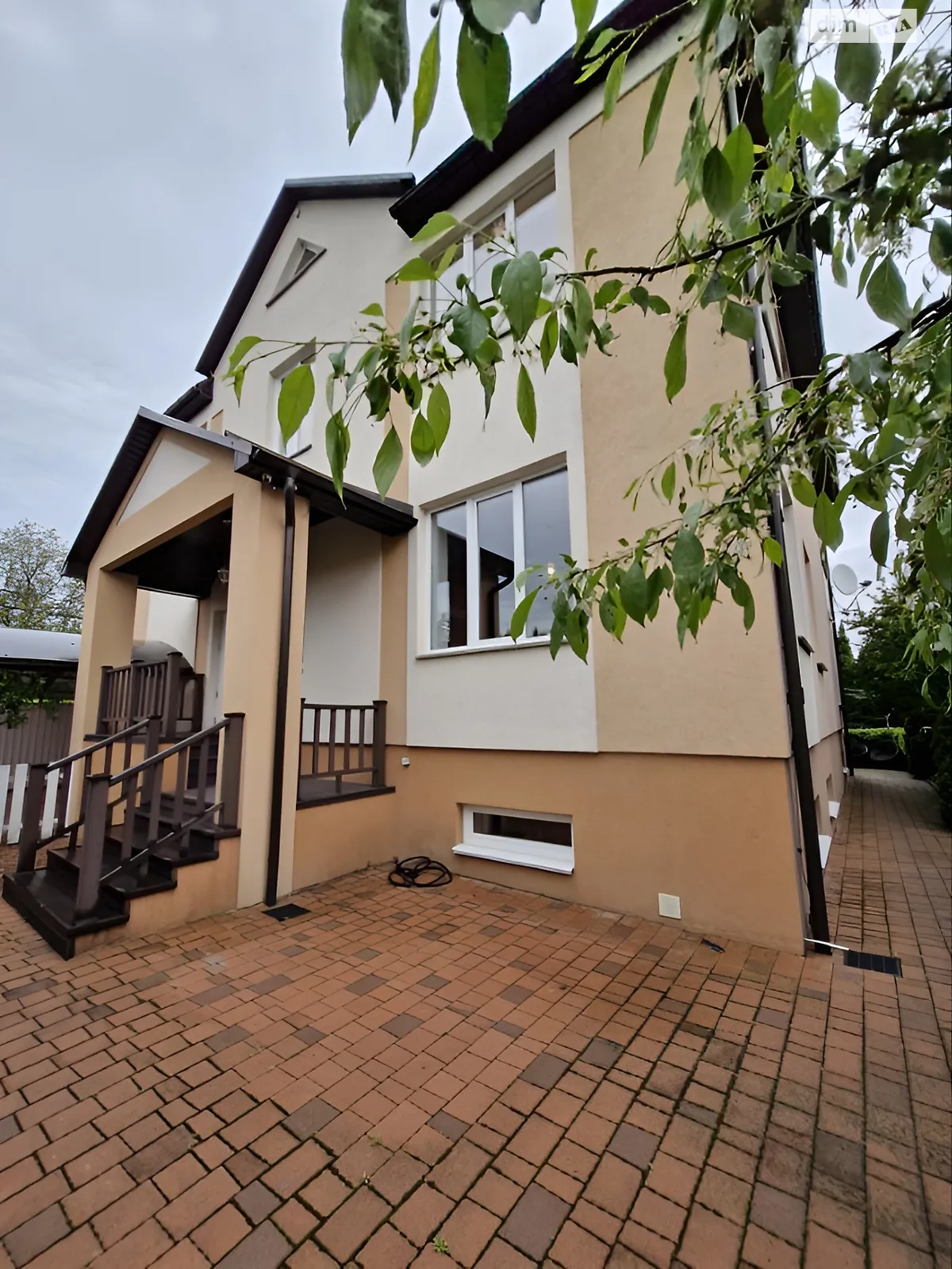 Продається будинок 3 поверховий 363 кв. м з ділянкою, цена: 555000 $ - фото 1