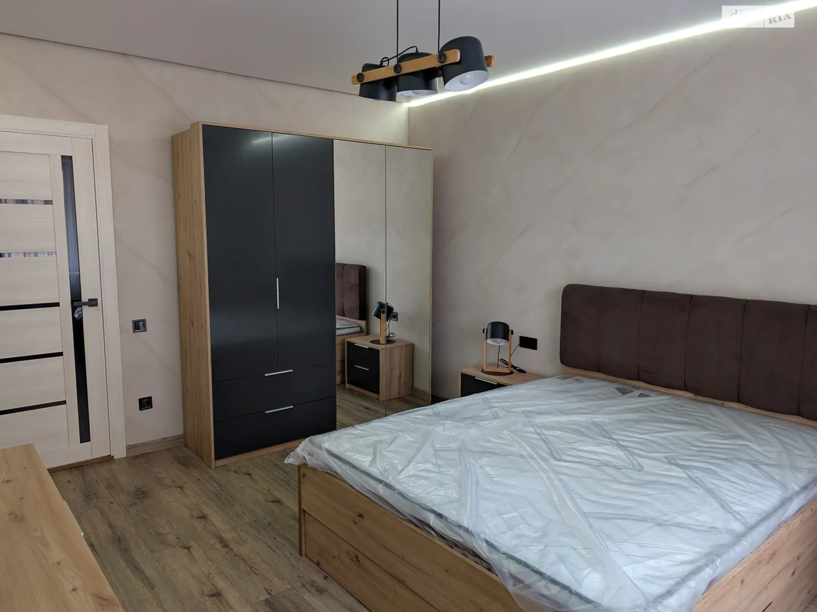 Продається 1-кімнатна квартира 45 кв. м у Рівному, вул. Студентська, 30 - фото 1