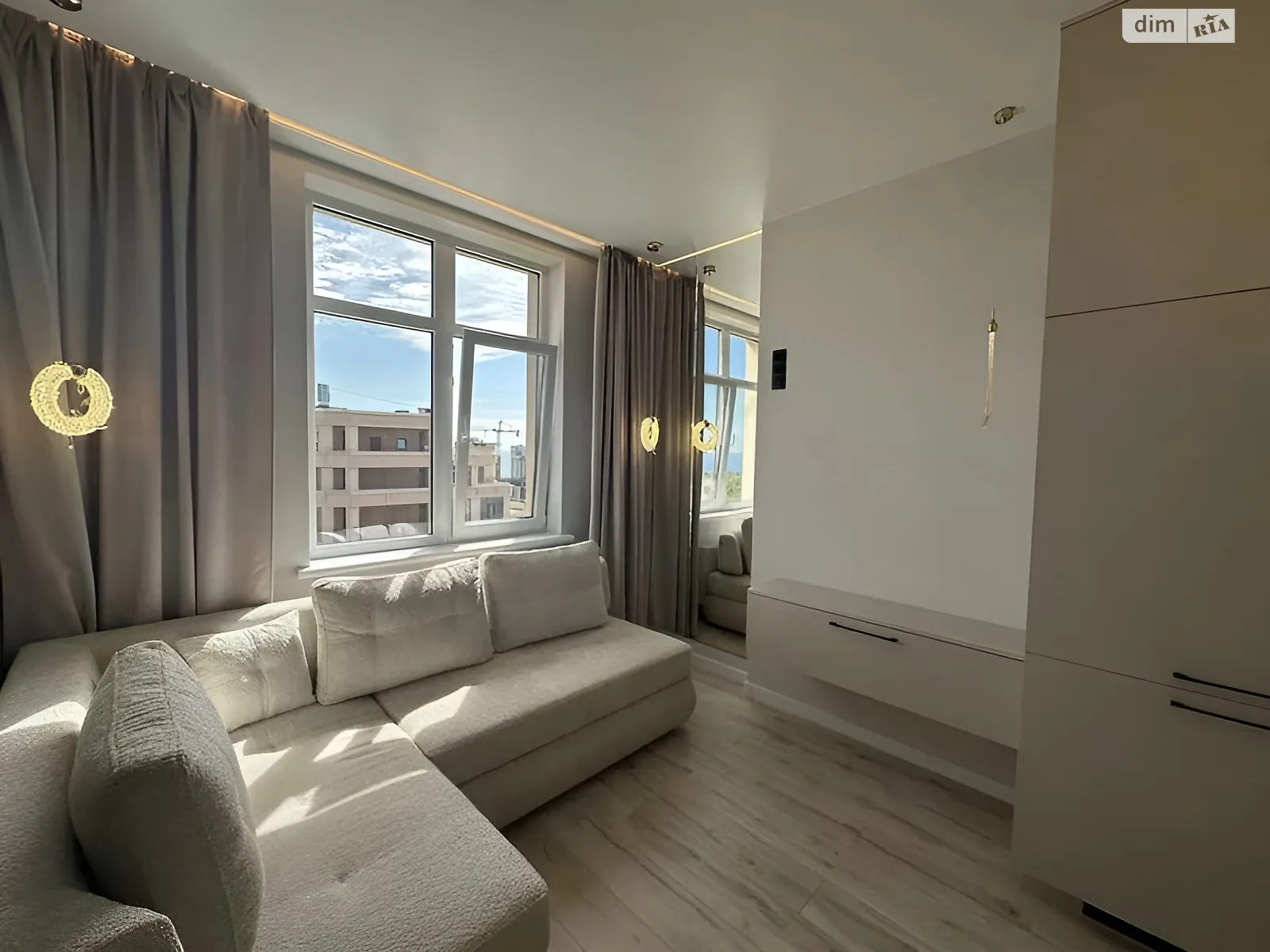 Продається 1-кімнатна квартира 42 кв. м у Одесі, пров. Курортний, 1 - фото 1