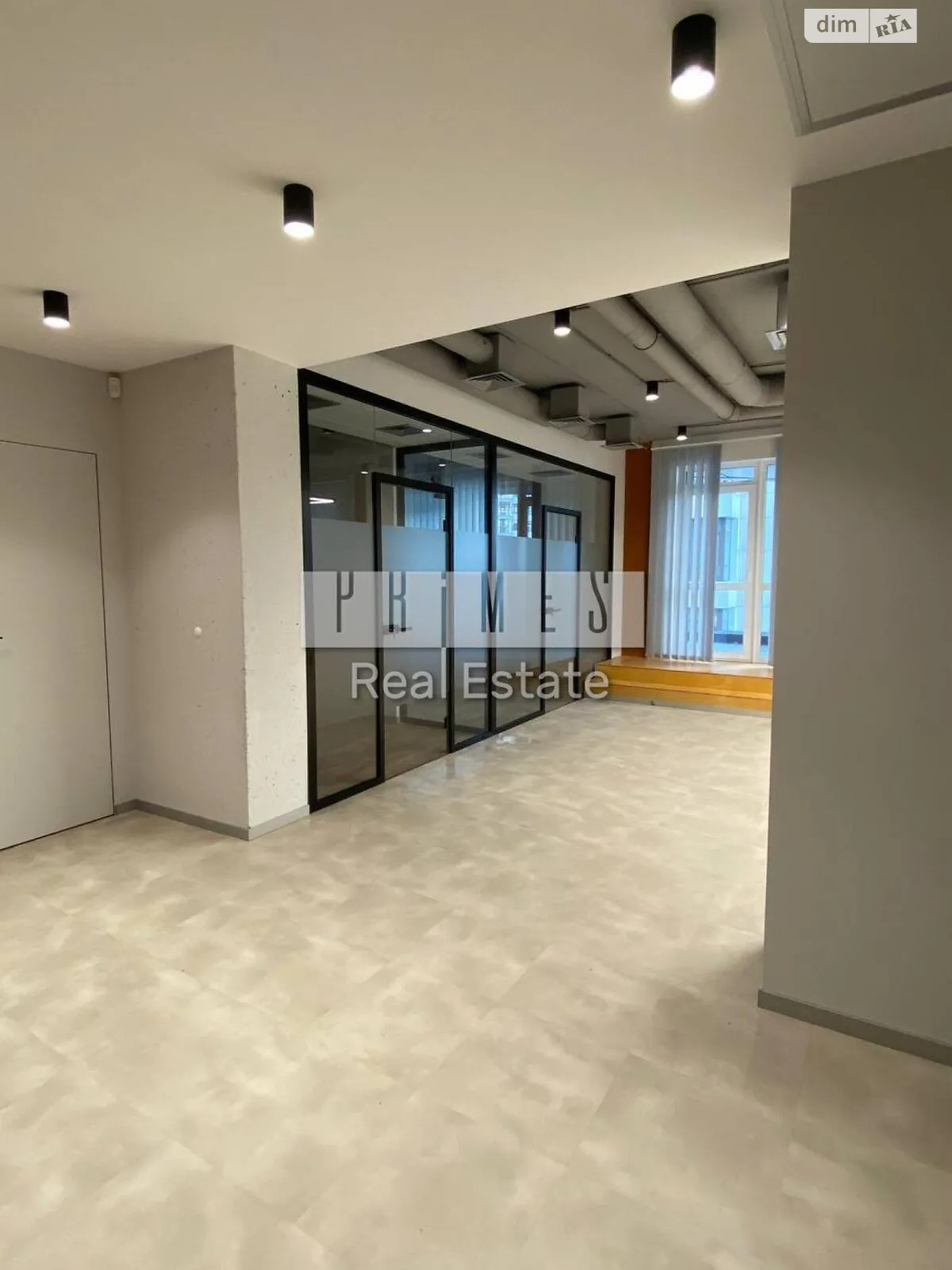 Сдается в аренду офис 105 кв. м в бизнес-центре, цена: 2500 $ - фото 1