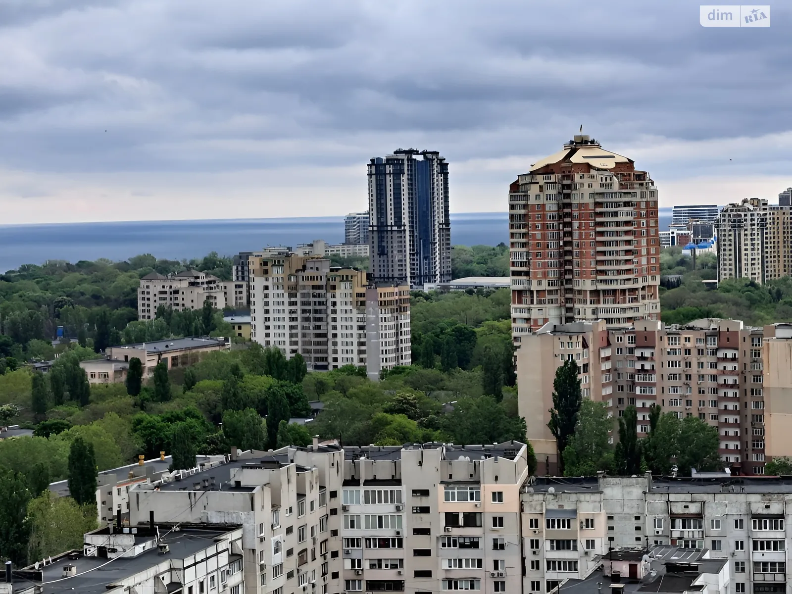 Продається 3-кімнатна квартира 101 кв. м у Одесі, просп. Гагаріна, 19 - фото 1