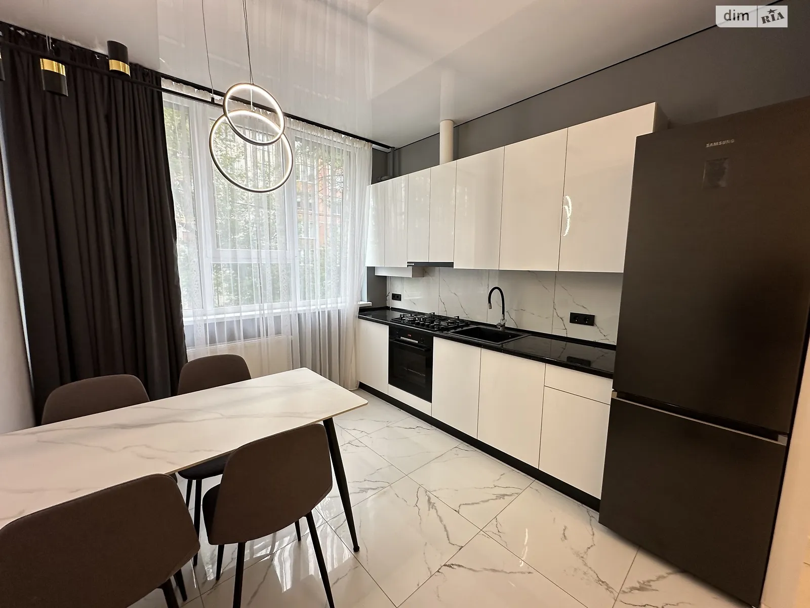 1-комнатная квартира 42 кв. м в Тернополе, ул. Черновецкая - фото 1