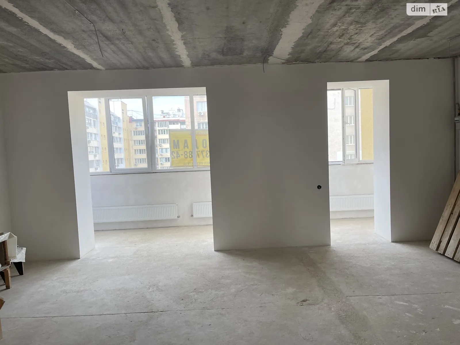 Продается 1-комнатная квартира 60 кв. м в Одессе, ул. Академика Сахарова - фото 1