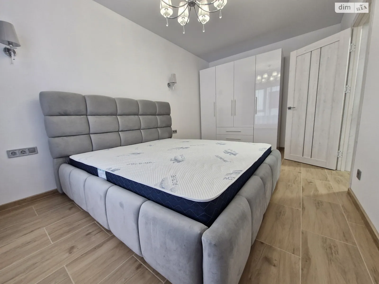 Продается 1-комнатная квартира 38 кв. м в Ивано-Франковске, ул. Павла Полуботка, 18 корпус 14 - фото 1