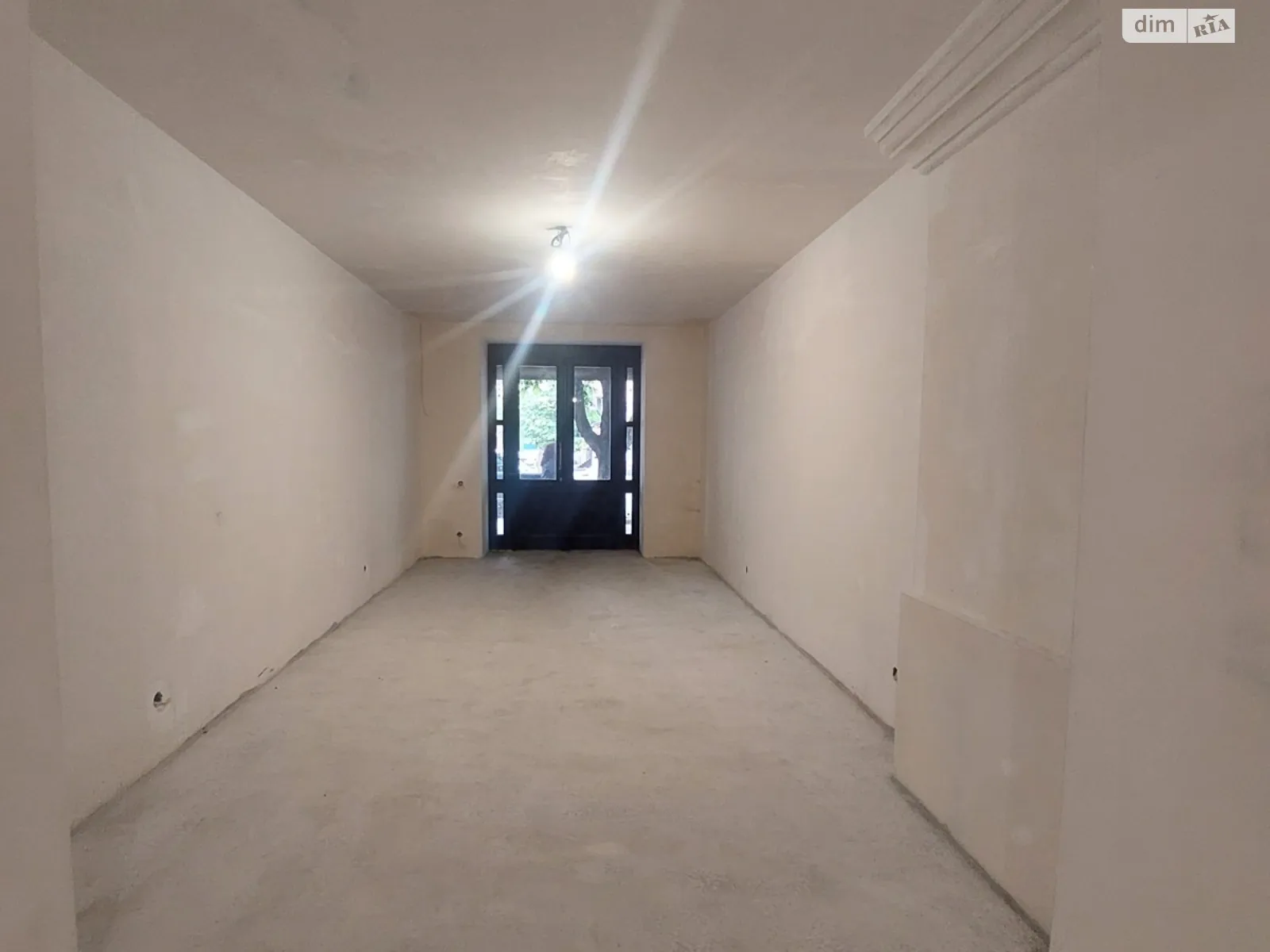 Продается офис 48 кв. м в бизнес-центре, цена: 135000 $ - фото 1