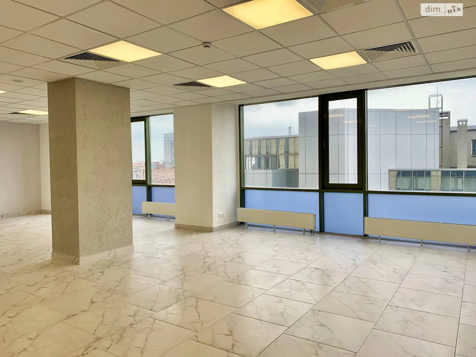 Сдается в аренду офис 260 кв. м в бизнес-центре, цена: 1600 $ - фото 1
