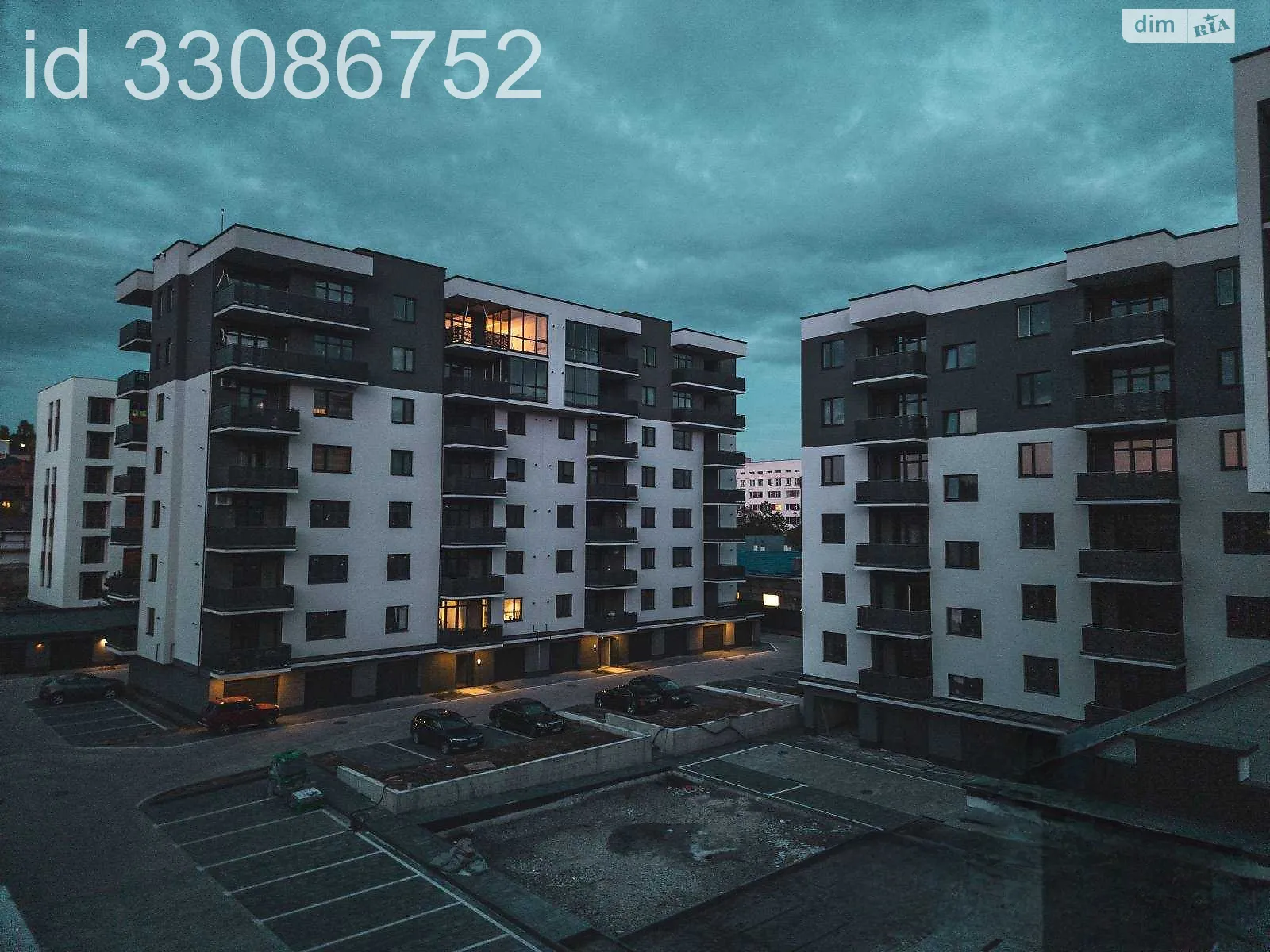 Продается 2-комнатная квартира 77.1 кв. м в Ужгороде, ул. Собранецкая - фото 1