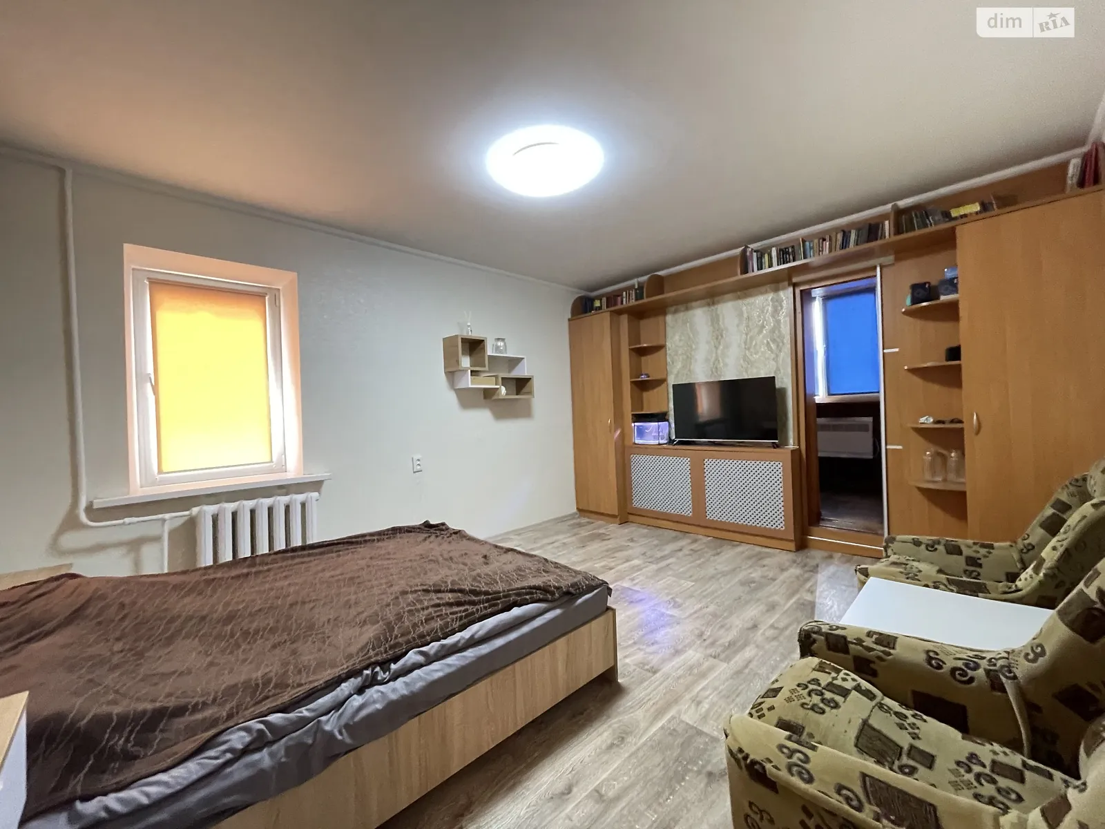 Продається 1-кімнатна квартира 43 кв. м у Чорноморську, вул. Парусна - фото 1