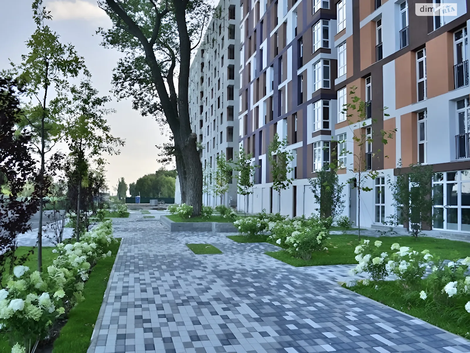 Продається 2-кімнатна квартира 43 кв. м у Крюківщині, вул. Балукова, 1 - фото 1