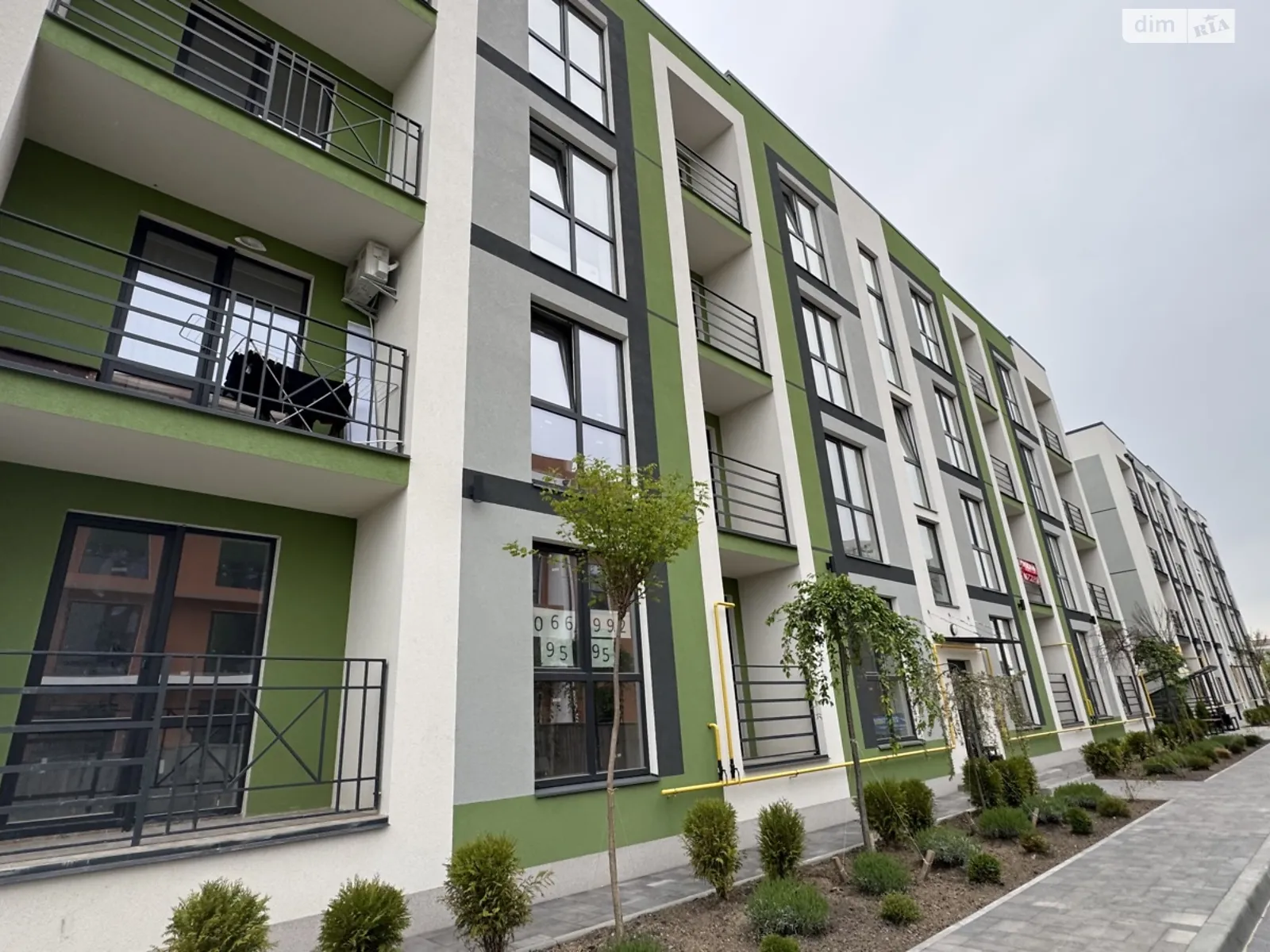 Продается 1-комнатная квартира 37.3 кв. м в Гостомеле, ул. Украинская - фото 1