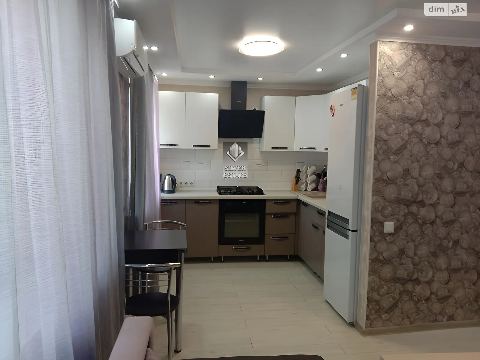2-комнатная квартира 45 кв. м в Запорожье, ул. Иванова - фото 1
