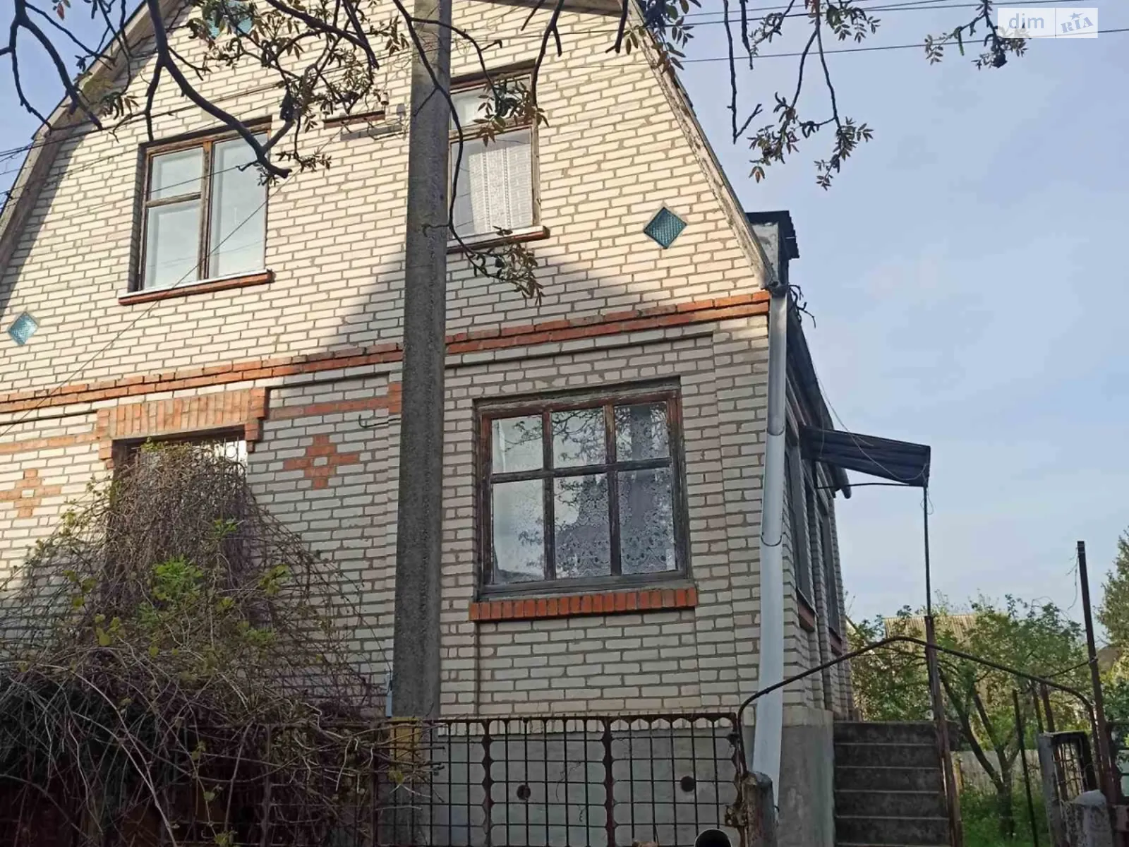 Продается дом на 3 этажа 82 кв. м с камином, цена: 25000 $ - фото 1