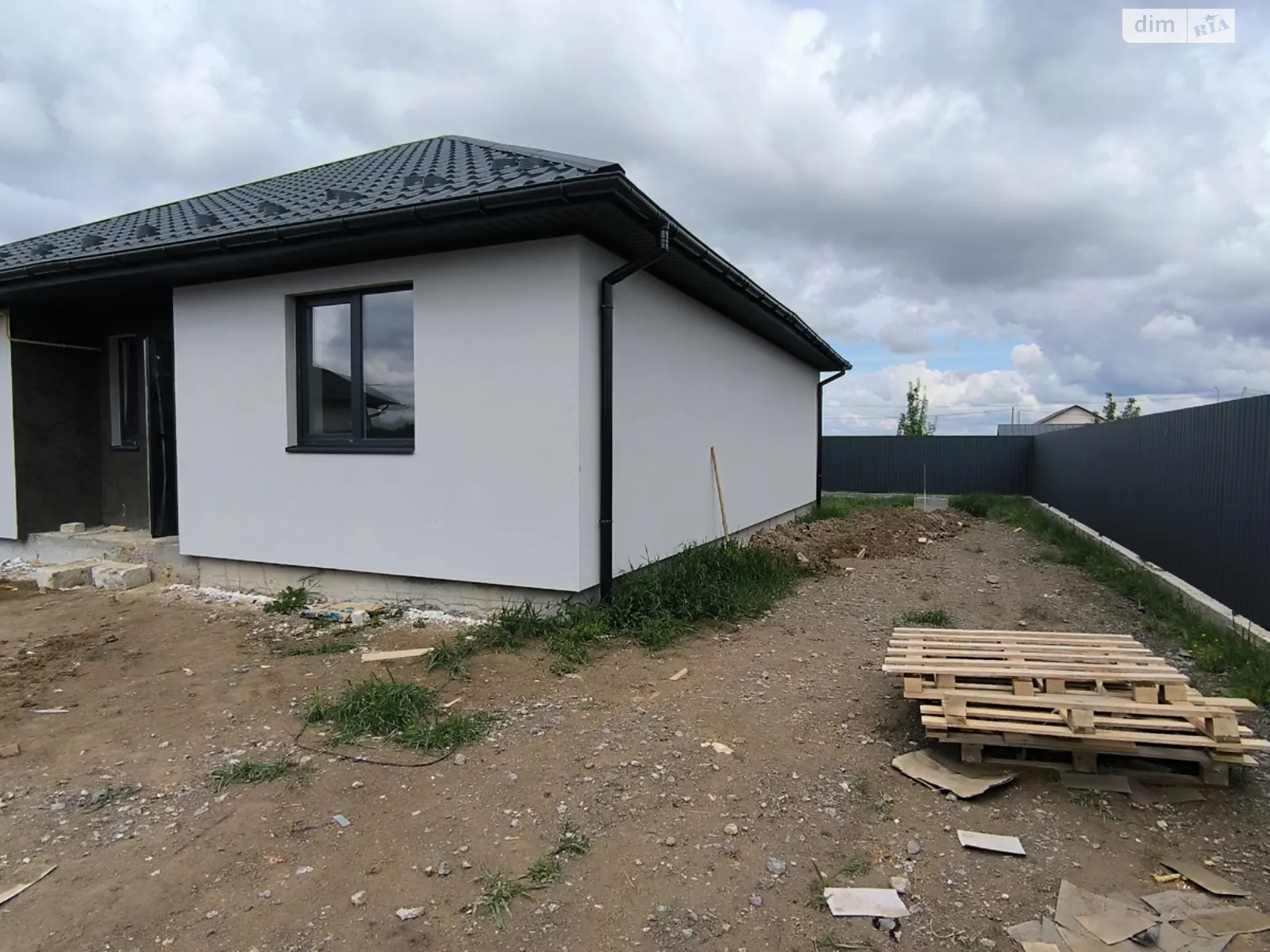 Продается одноэтажный дом 98 кв. м с подвалом, цена: 75000 $ - фото 1