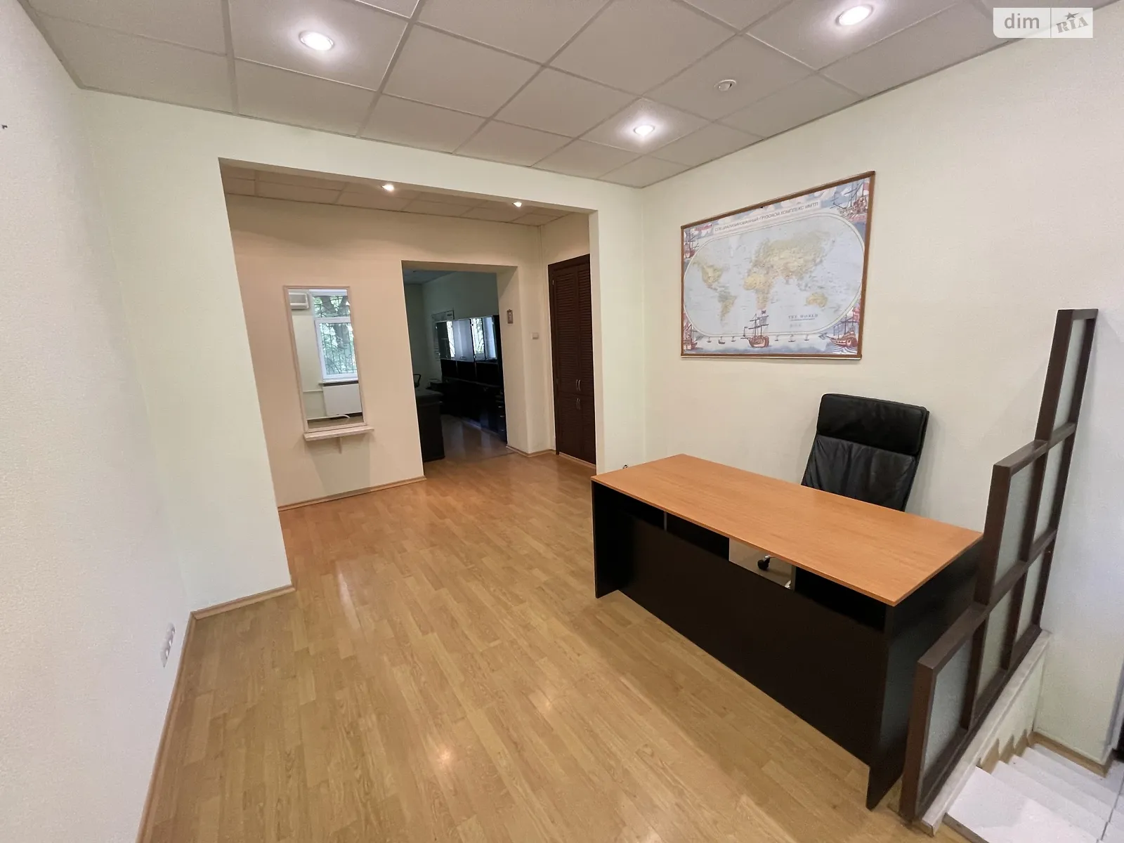 Продается 3-комнатная квартира 66.6 кв. м в Черноморске, ул. Труда, 9 - фото 1