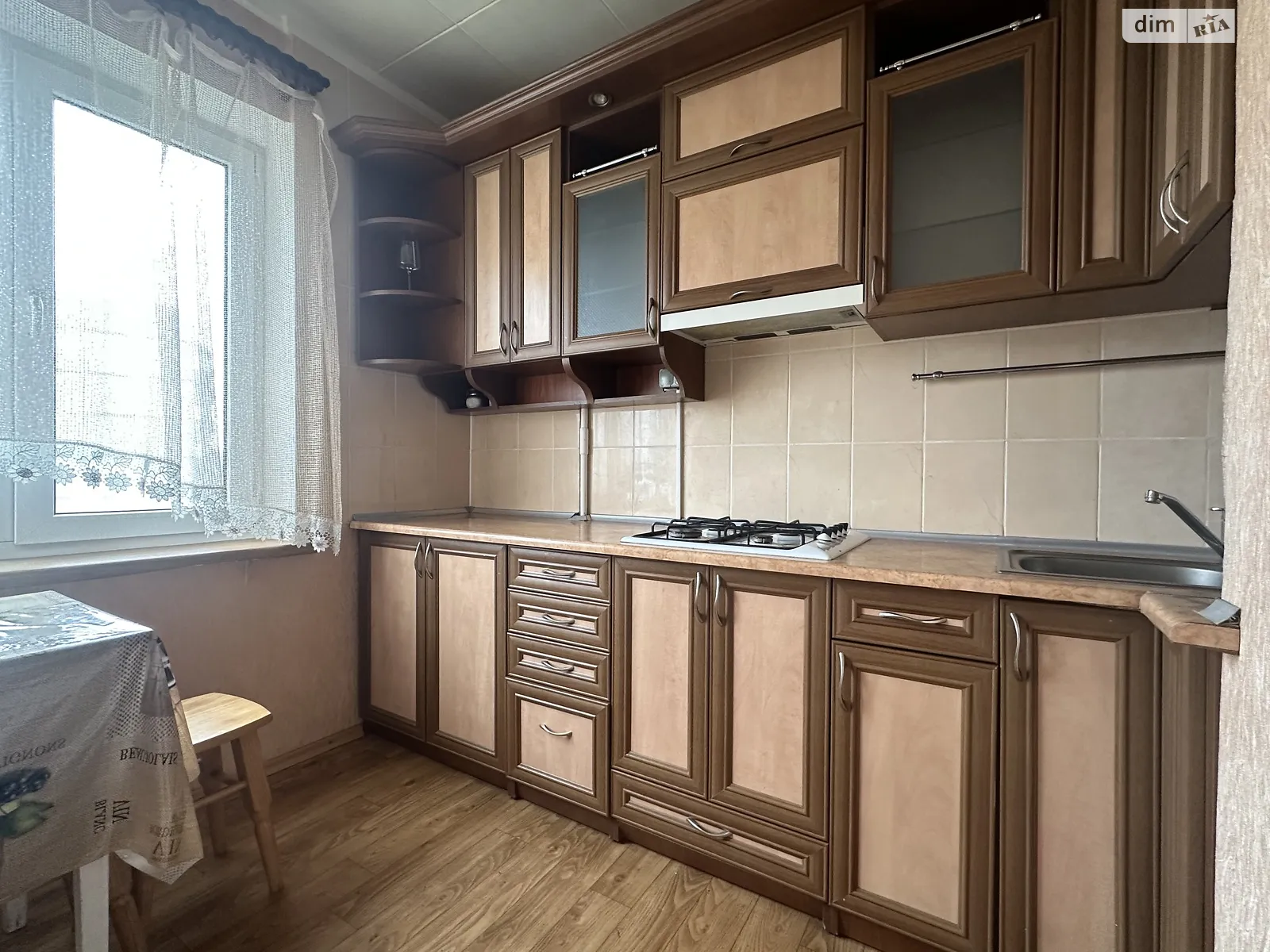 Сдается в аренду 1-комнатная квартира 35 кв. м в Ровно, ул. Вышиванки(Орлова), 48 - фото 1