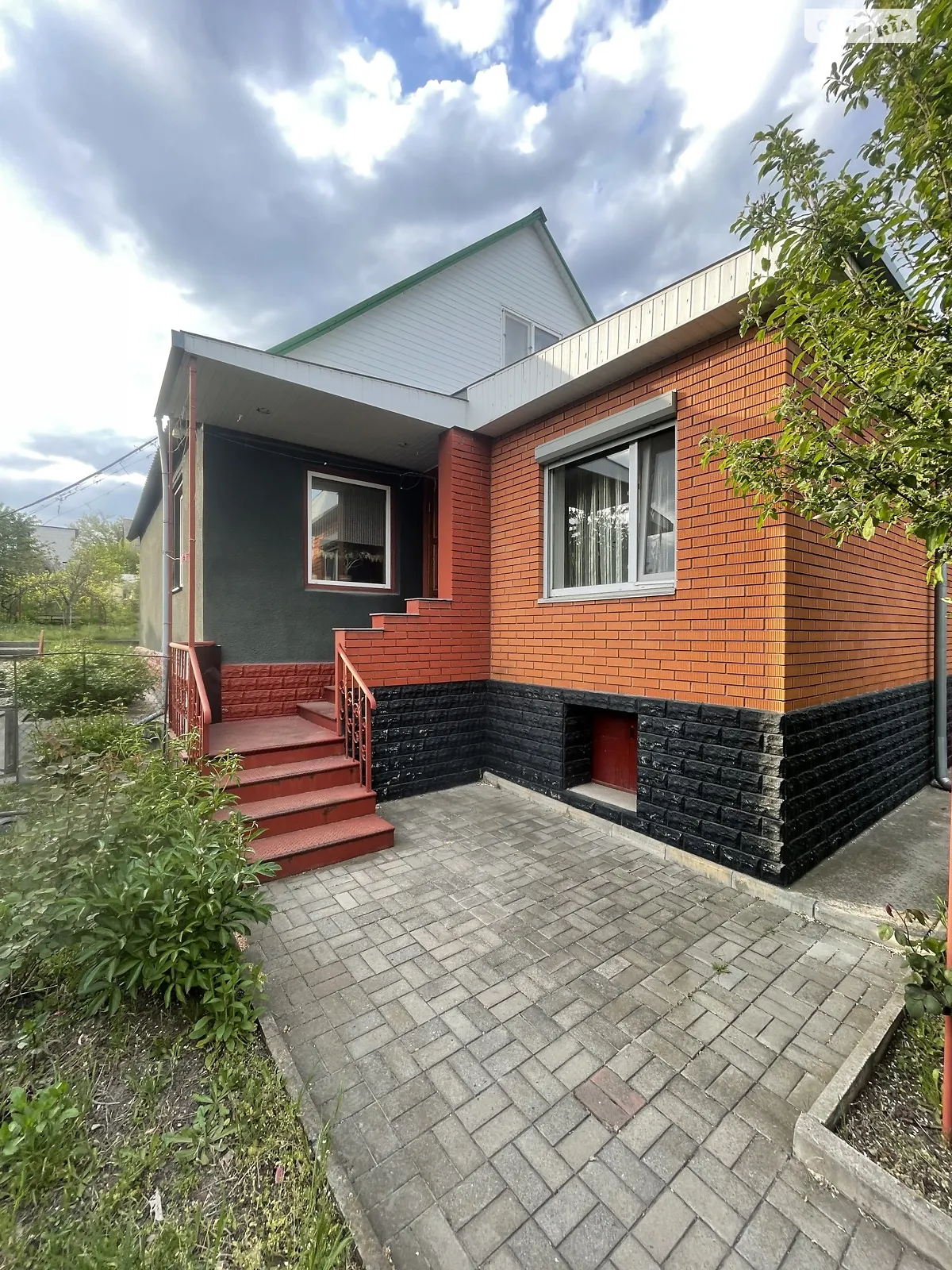 Продается дом на 2 этажа 121 кв. м с бассейном, цена: 95000 $ - фото 1