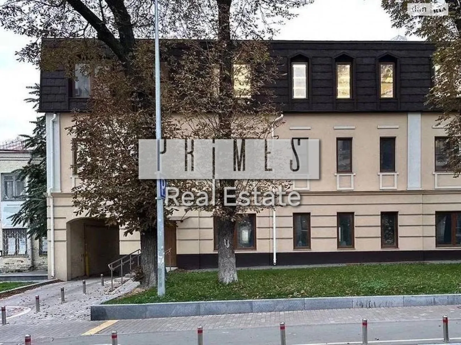 Сдается в аренду объект сферы услуг 814 кв. м в 3-этажном здании, цена: 19000 $ - фото 1