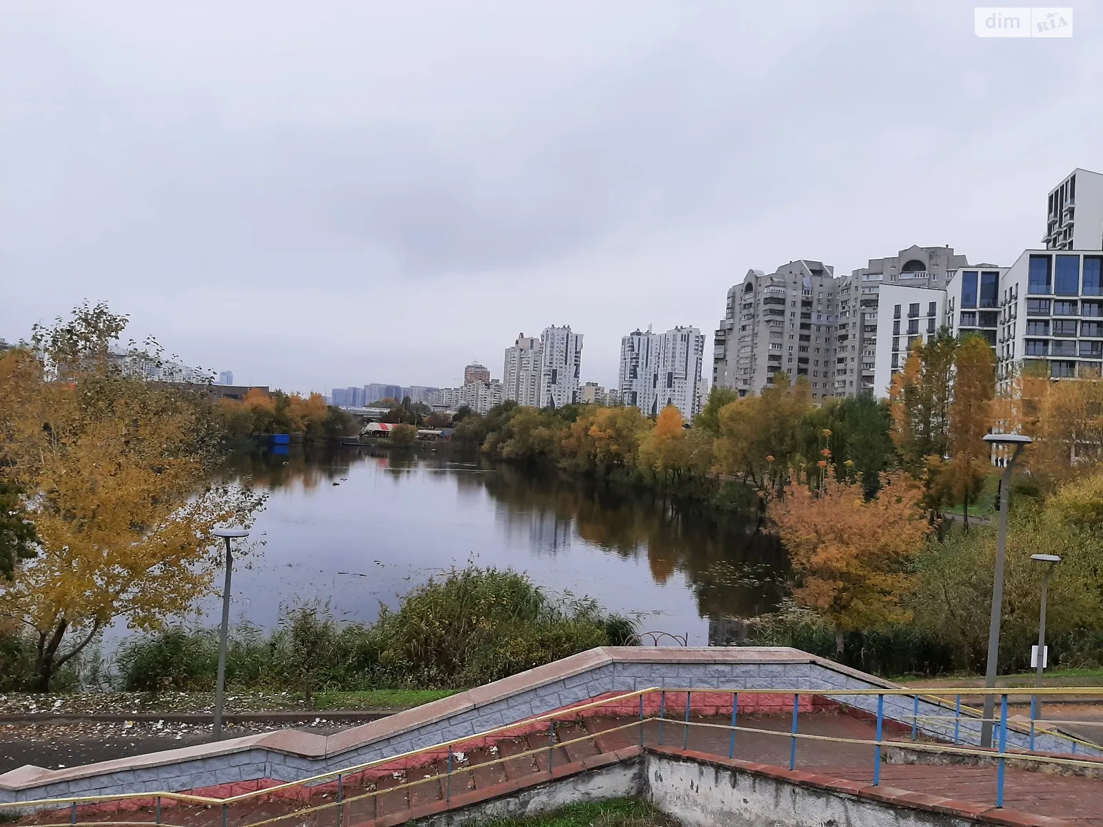 Продается 2-комнатная квартира 78 кв. м в Киеве, ул. Драгоманова, 31Б - фото 1