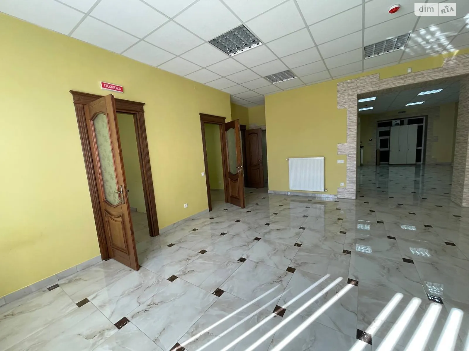 Здається в оренду приміщення вільного призначення 110 кв. м в 10-поверховій будівлі, цена: 40000 грн - фото 1