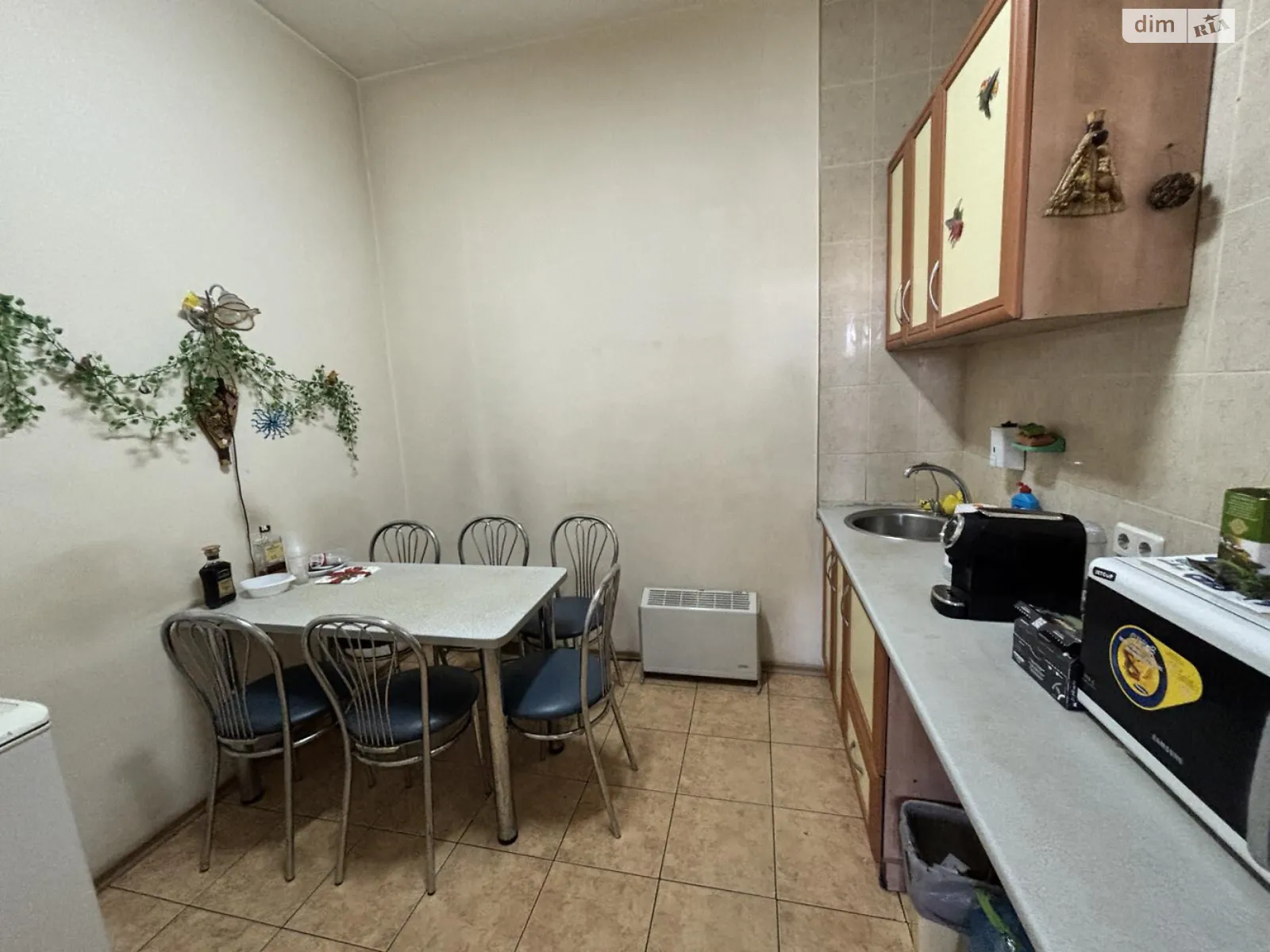 Продается офис 368 кв. м в бизнес-центре, цена: 290000 $ - фото 1