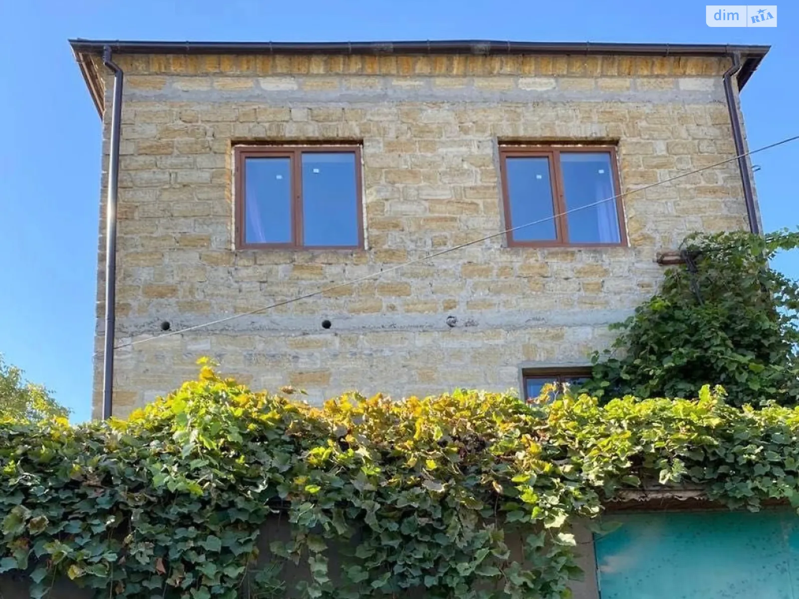 Продается дом на 3 этажа 300 кв. м с верандой, цена: 105000 $ - фото 1