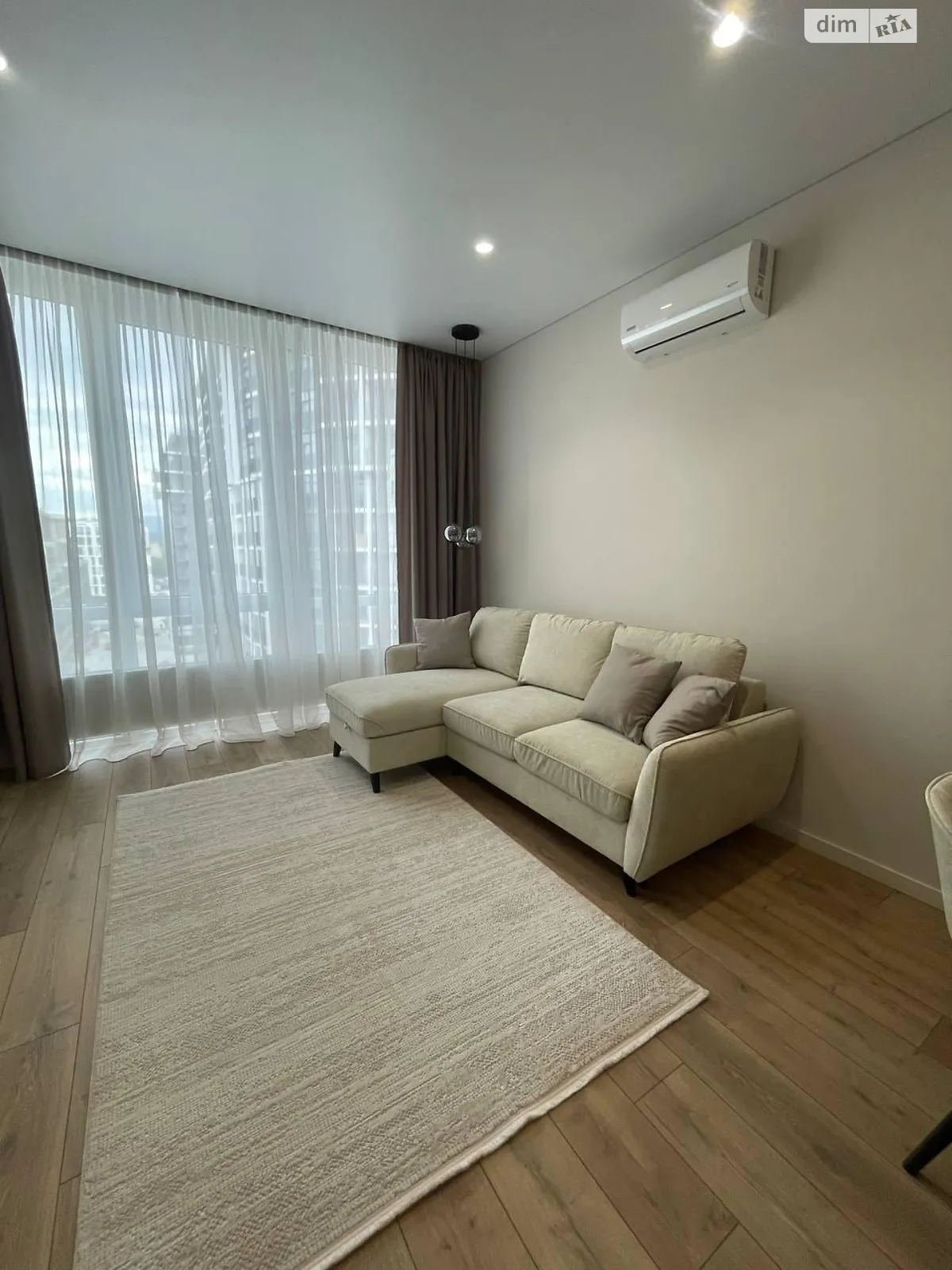 Продается 1-комнатная квартира 65 кв. м в Ужгороде, цена: 125000 $ - фото 1