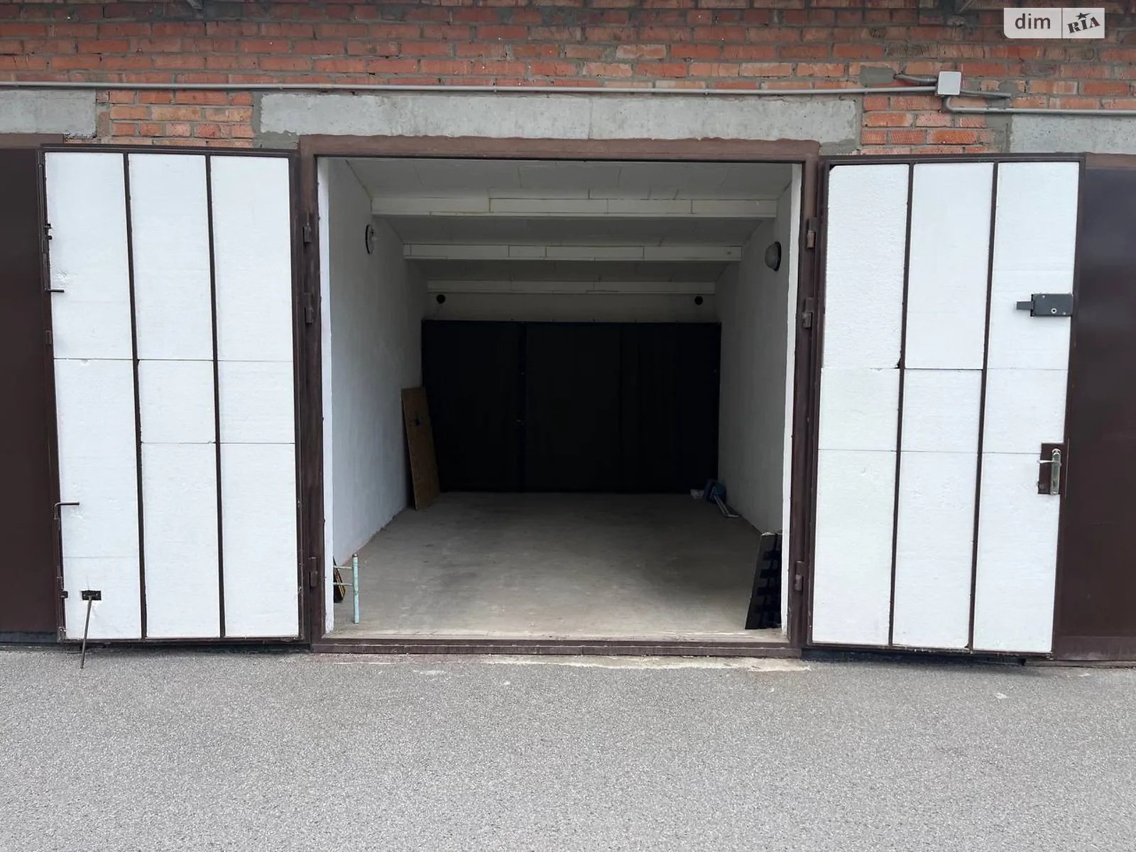 Продається окремий гараж під легкове авто на 20 кв. м, цена: 15000 $ - фото 1