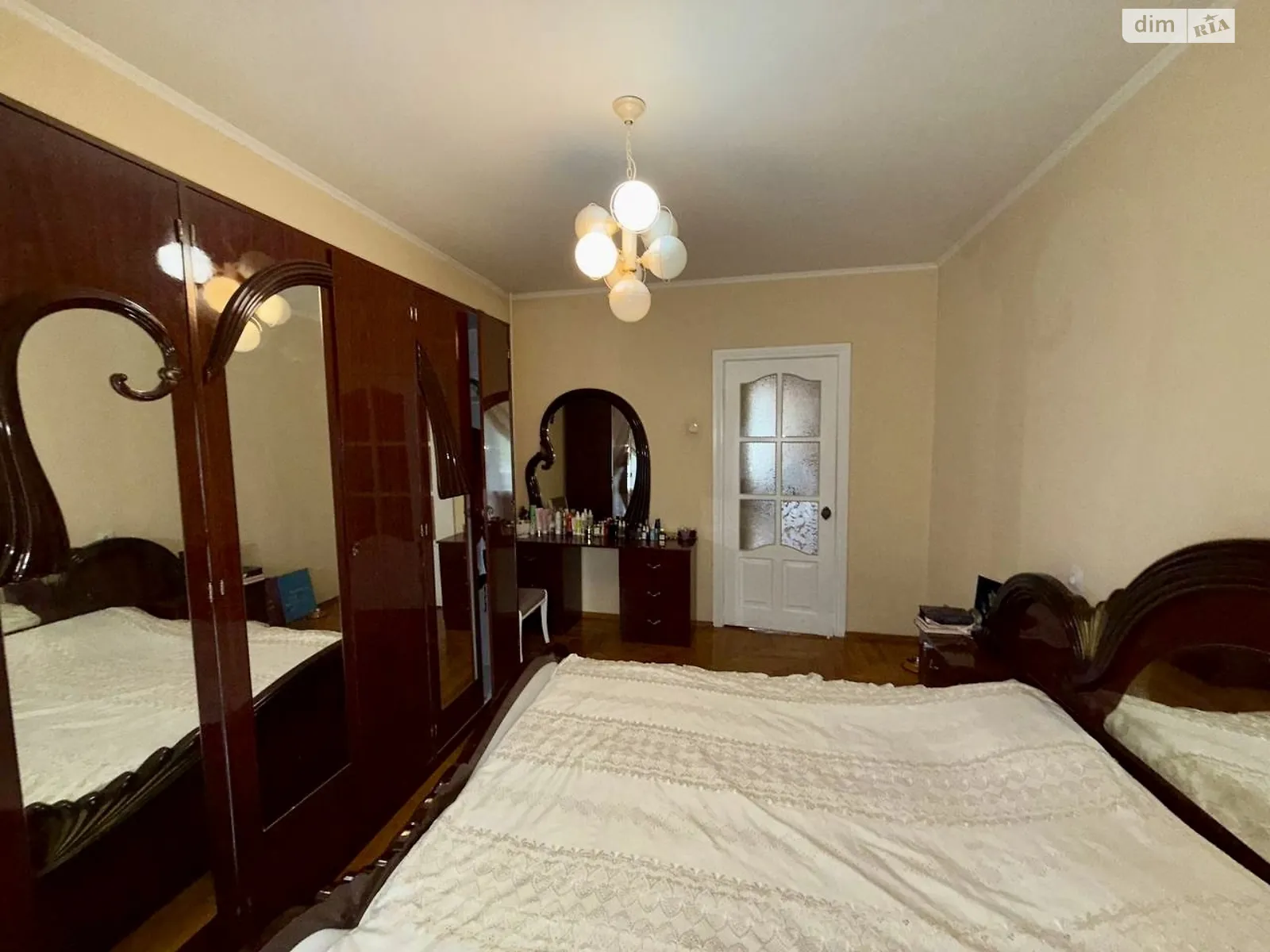 Продается 3-комнатная квартира 67 кв. м в Ровно, ул. Волынской Дивизии, 11 - фото 1