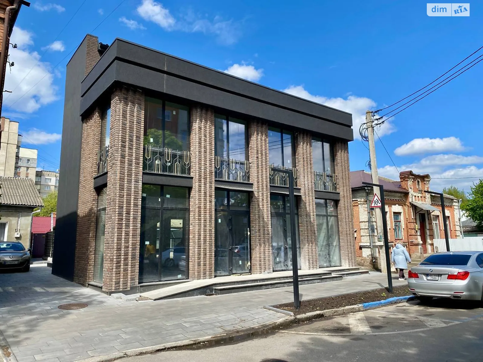 Сдается в аренду помещения свободного назначения 443.1 кв. м в 3-этажном здании, цена: 3500 $ - фото 1