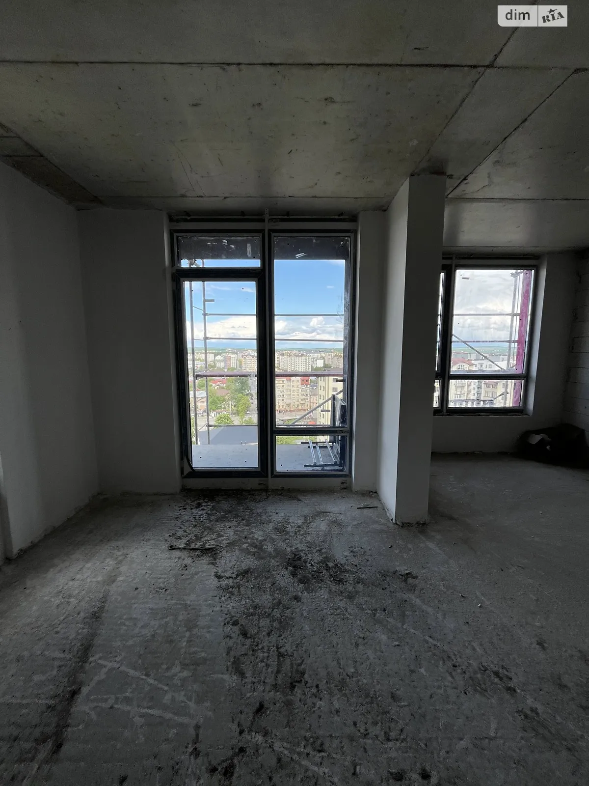 Продается 3-комнатная квартира 88 кв. м в Ивано-Франковске, ул. Хриплинская - фото 1