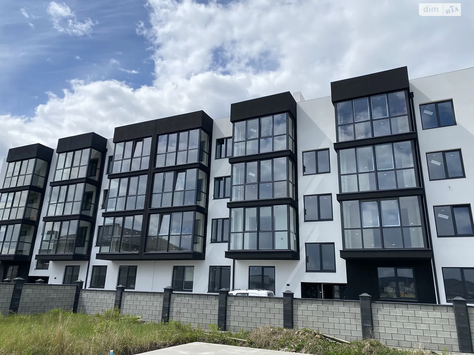 Продается 1-комнатная квартира 37.5 кв. м в Бармаках, мас. Весенний, 5 - фото 1