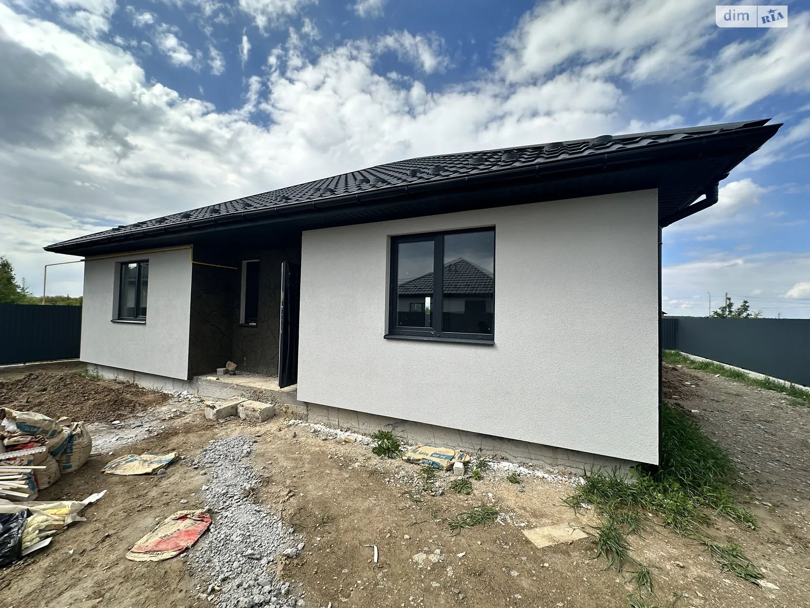 Продається одноповерховий будинок 100 кв. м з каміном, цена: 74999 $ - фото 1