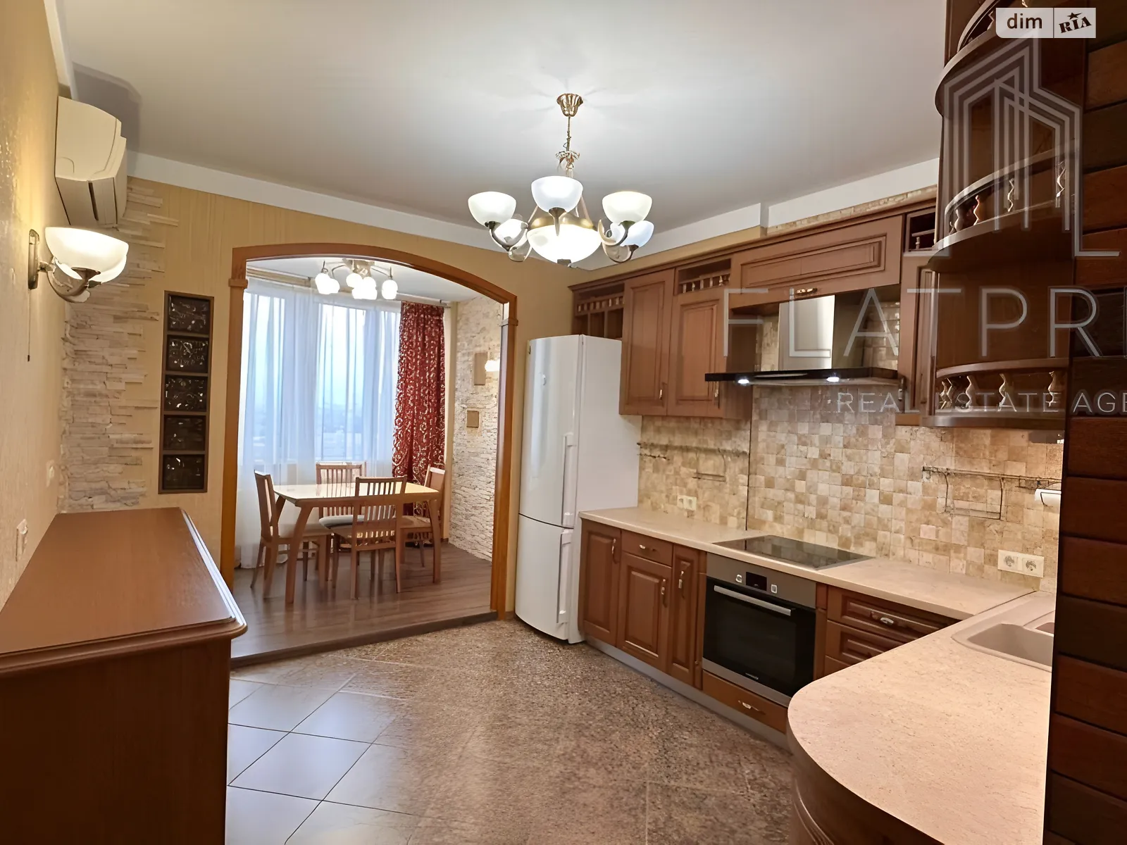 Продается 1-комнатная квартира 53 кв. м в Киеве, ул. Вышгородская, 45/9 - фото 1