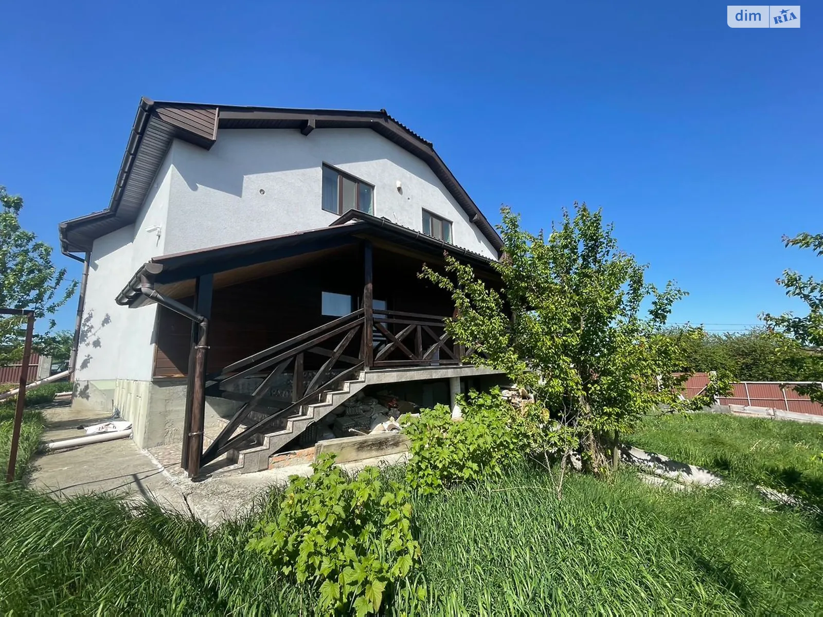 Сдается в аренду дом на 2 этажа 200 кв. м с балконом, цена: 900 $ - фото 1