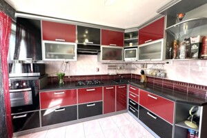 Продаж квартири, Рівне, р‑н. Автовокзал, Степана Бандери вулиця, буд. 69В