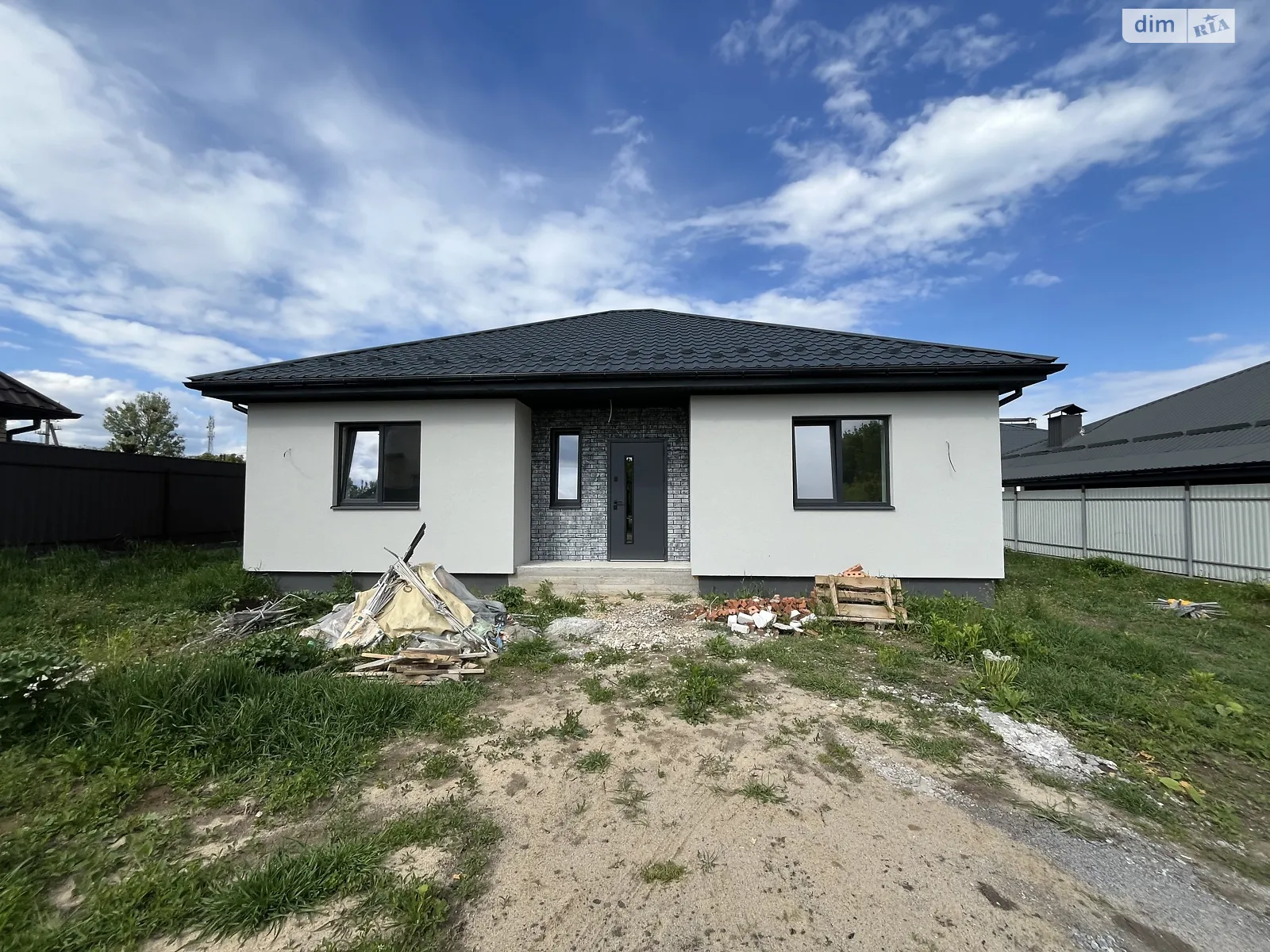 Продается одноэтажный дом 95 кв. м с камином, цена: 75000 $ - фото 1