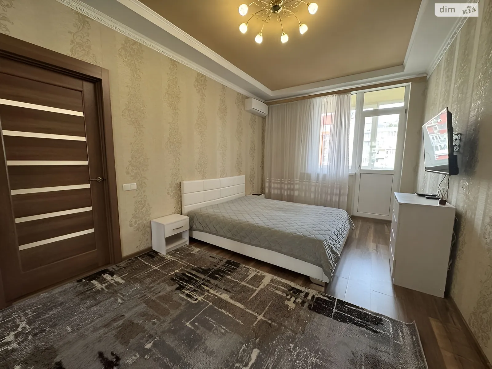 Продается 1-комнатная квартира 40 кв. м в Киеве, ул. Юлии Здановской(Михаила Ломоносова), 50/2 - фото 1