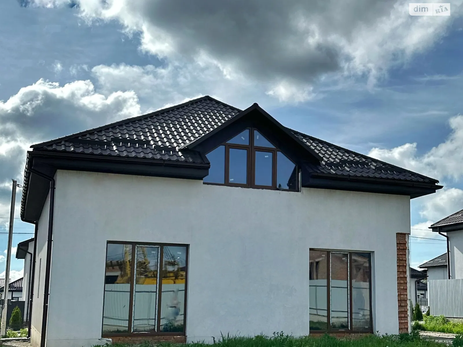 Продается дом на 2 этажа 179 кв. м с балконом, цена: 99800 $ - фото 1