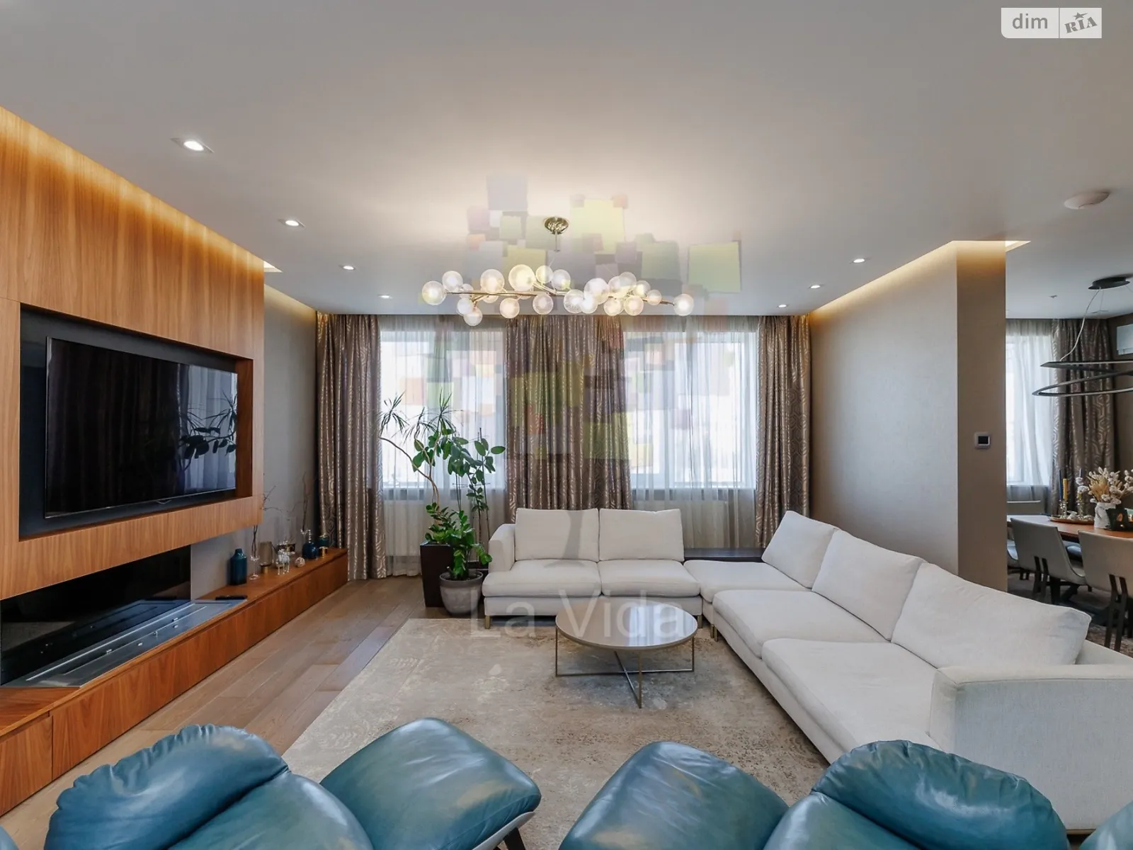 вул. Саксаганського, 37К Паньківщина Київ ЖК Royal Tower - фото 1