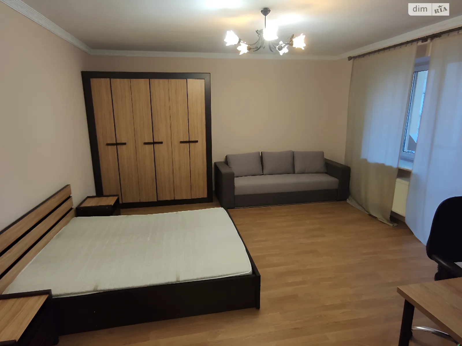 Сдается в аренду 1-комнатная квартира 52 кв. м в Львове, ул. Железнодорожная, 7 - фото 1
