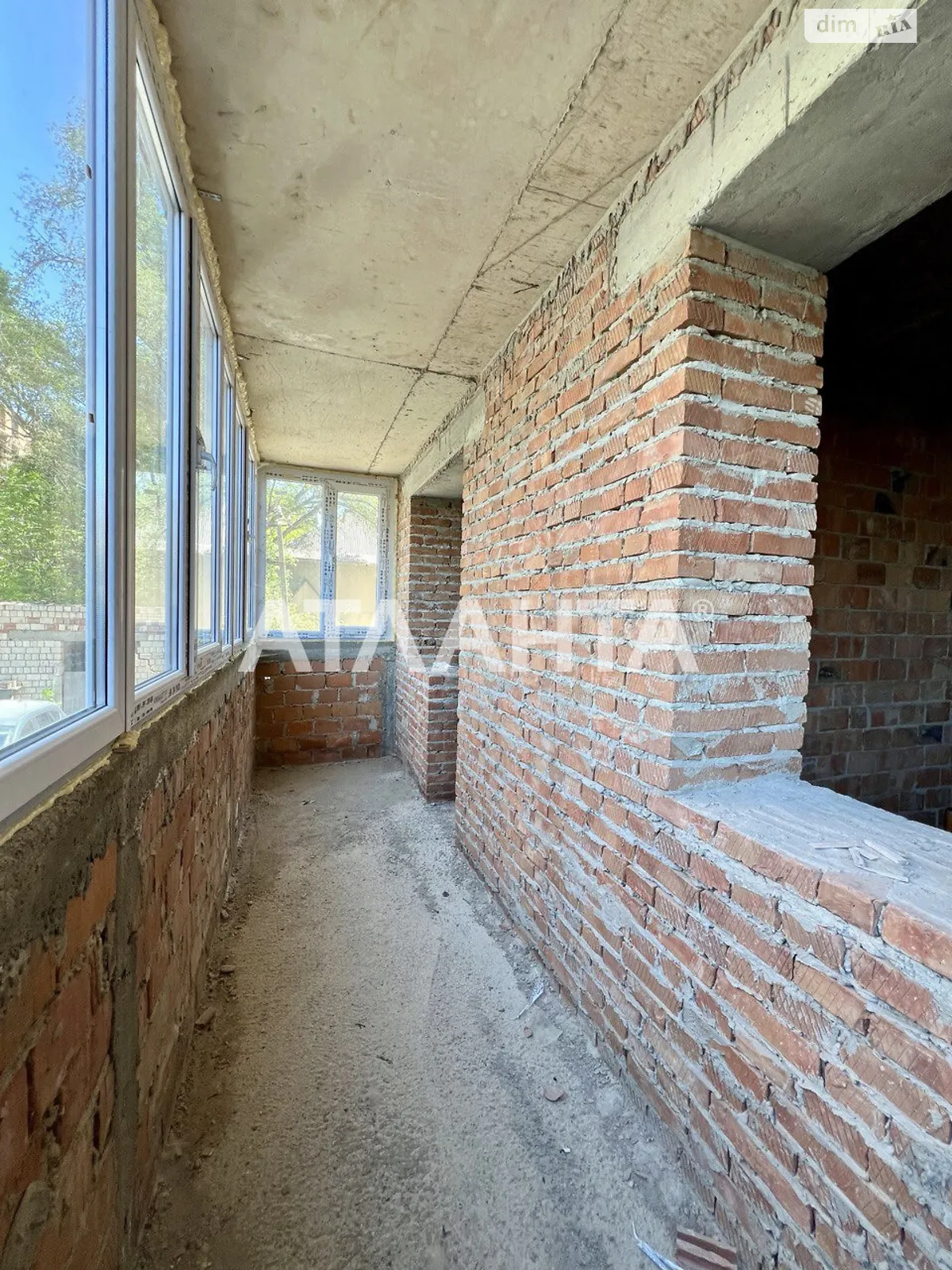 Продается 3-комнатная квартира 80 кв. м в Черновцах, цена: 84000 $ - фото 1
