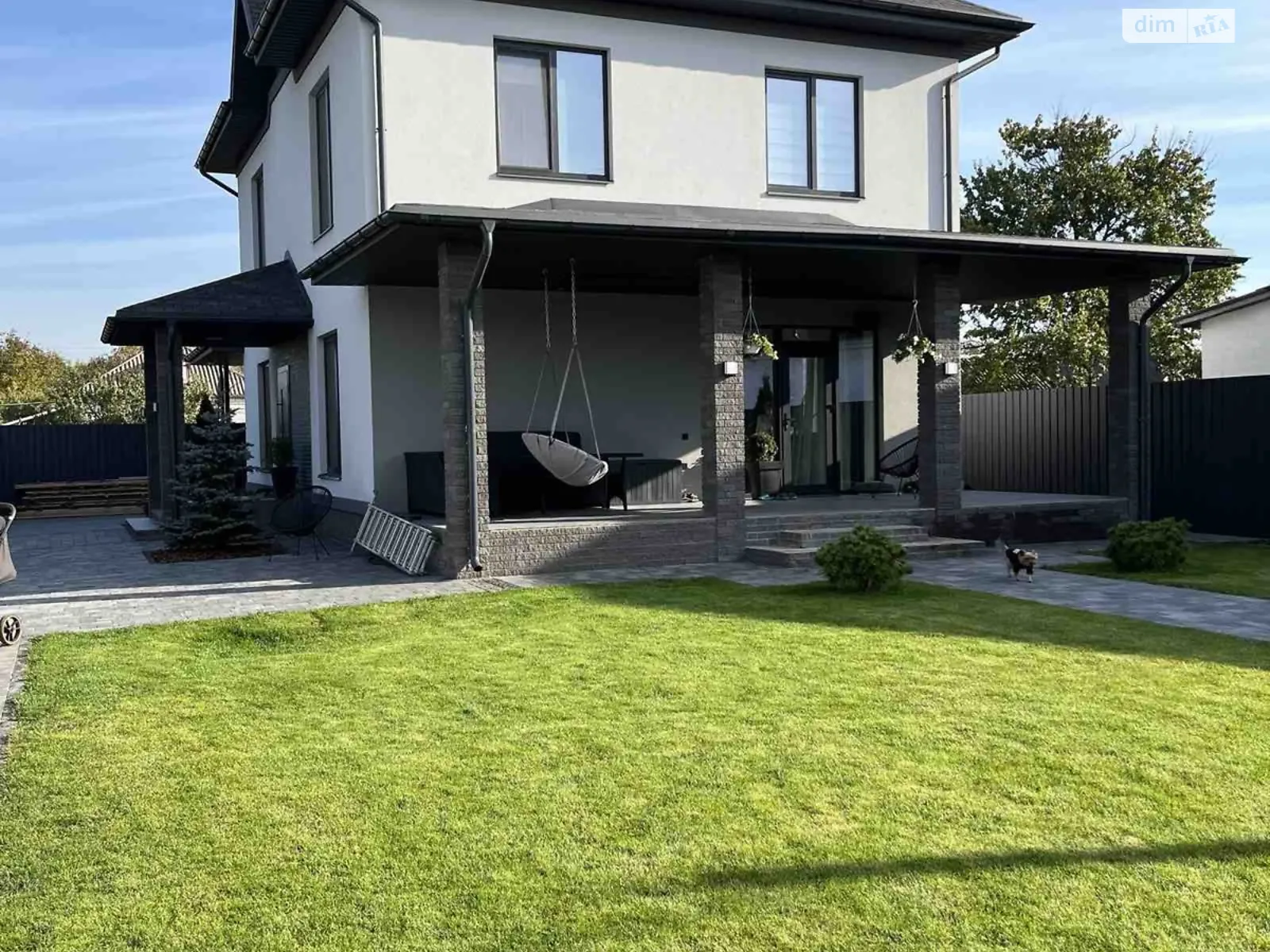 Продается дом на 2 этажа 200 кв. м с подвалом, цена: 230000 $ - фото 1