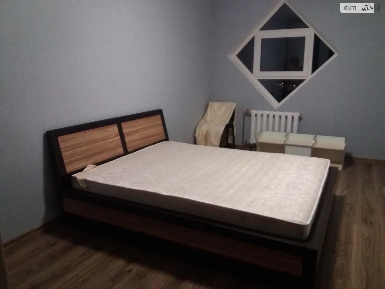 Сдается в аренду 1-комнатная квартира 50 кв. м в Киеве, ул. Радунская, 30 - фото 1