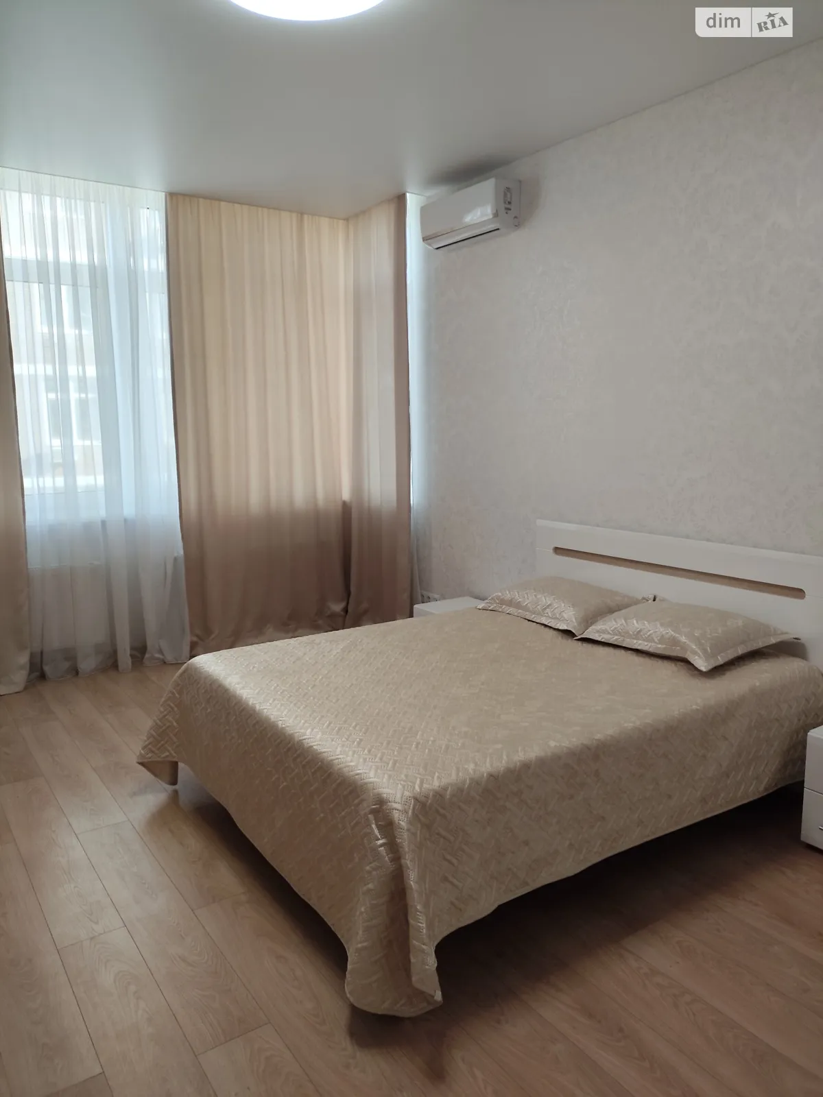 Здається в оренду 1-кімнатна квартира 63 кв. м у Одесі, бул. Французький - фото 1