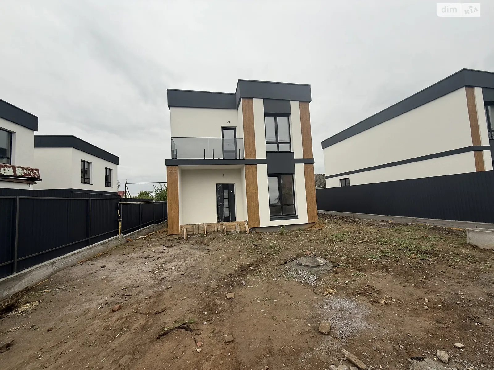 Продается дом на 2 этажа 125 кв. м с верандой, цена: 140000 $ - фото 1