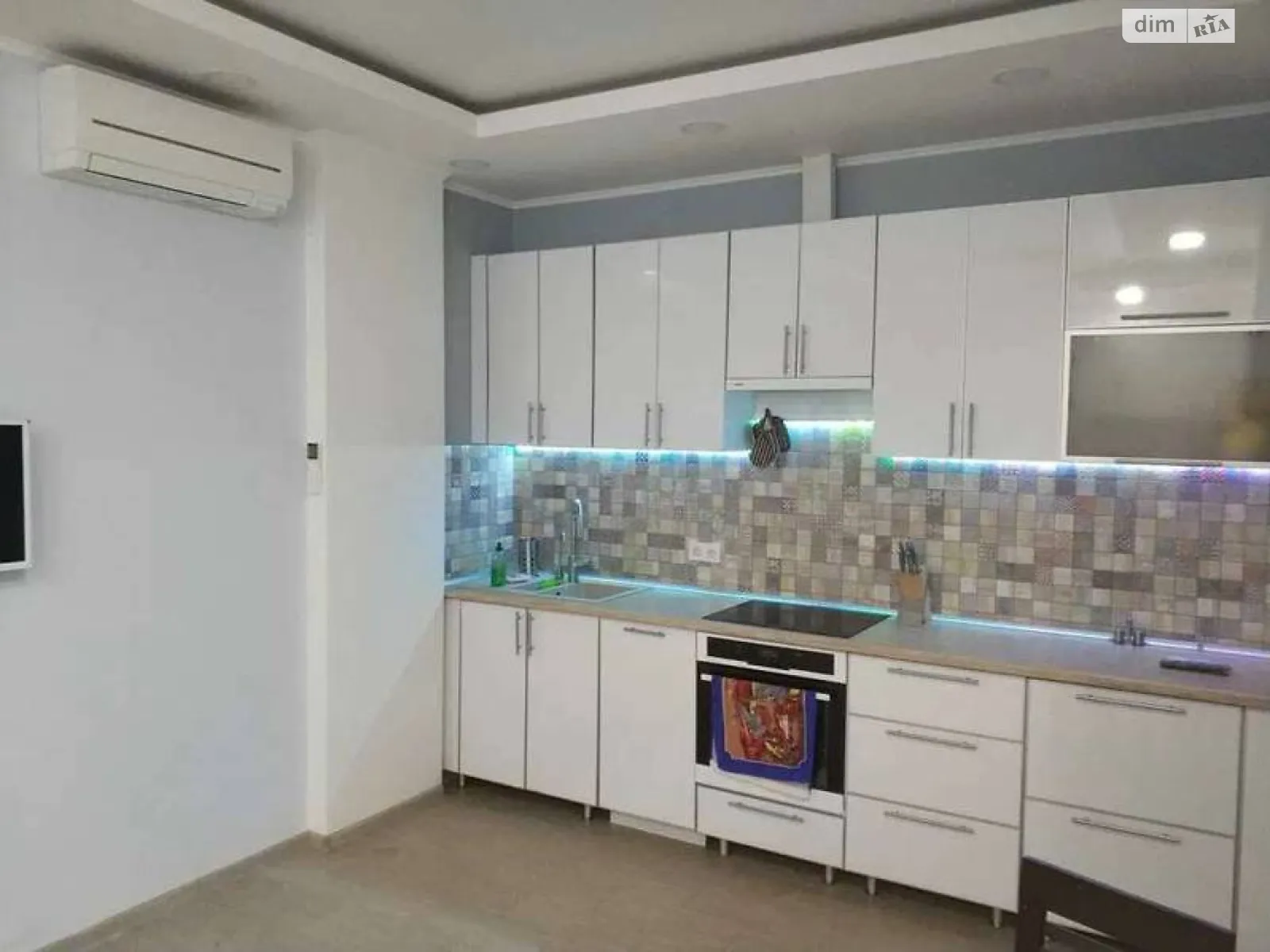 Продается 1-комнатная квартира 46 кв. м в Лиманке, ул. Жемчужная, 3 - фото 1