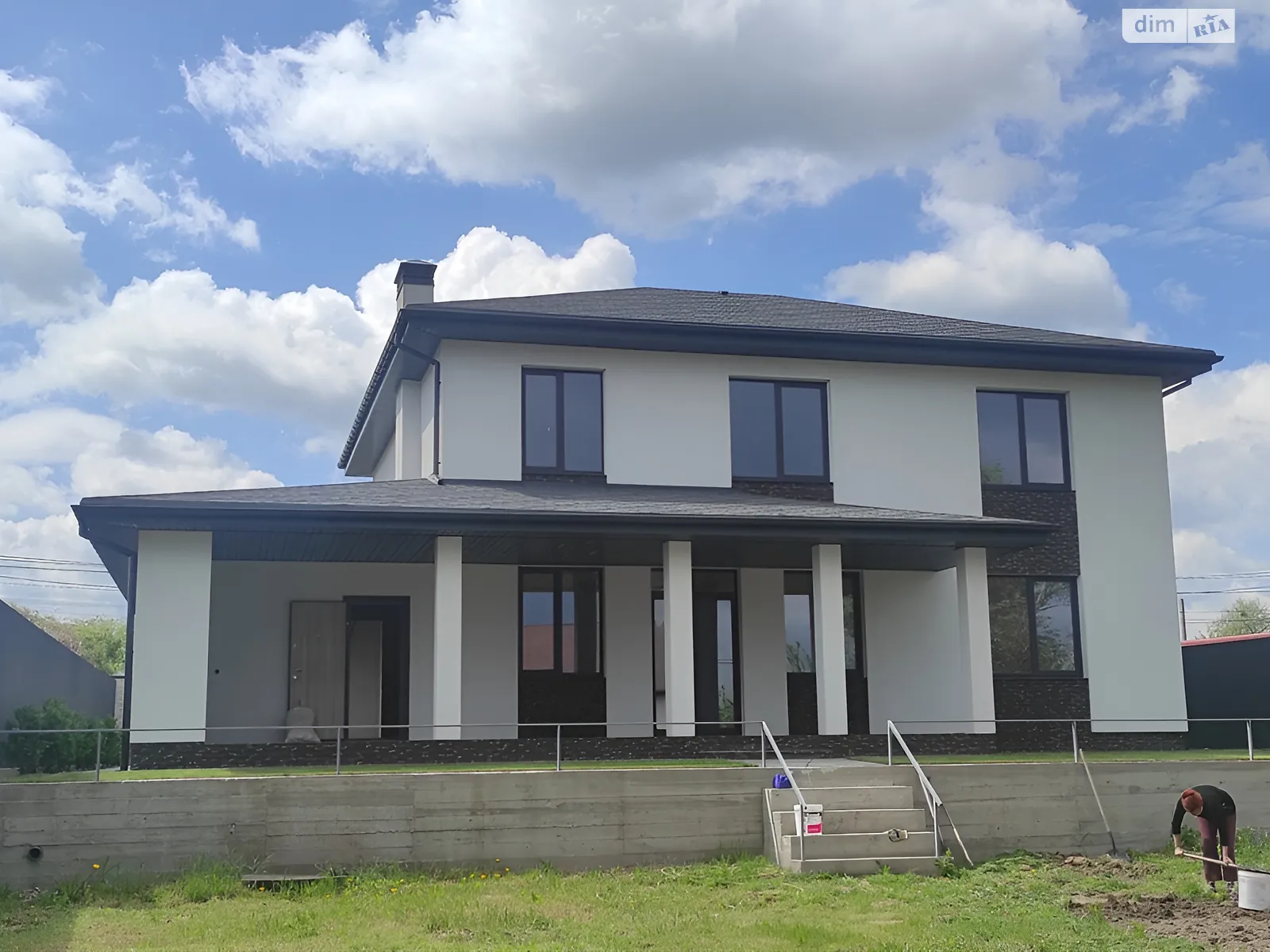 Продается дом на 2 этажа 290 кв. м с беседкой, цена: 290000 $ - фото 1