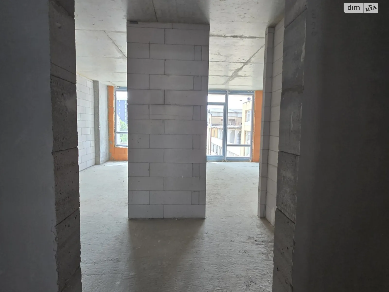 Продается 2-комнатная квартира 59 кв. м в Ивано-Франковске, ул. Крайковского - фото 1
